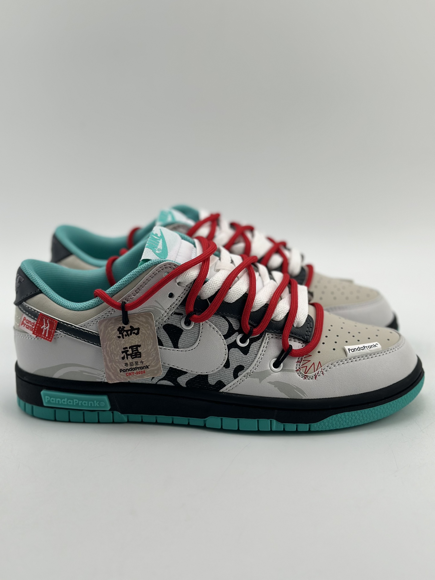 280 Nike SB Dunk Low 熊猫恶作剧 CNY 龙年限定游龙则灵DV0833-101