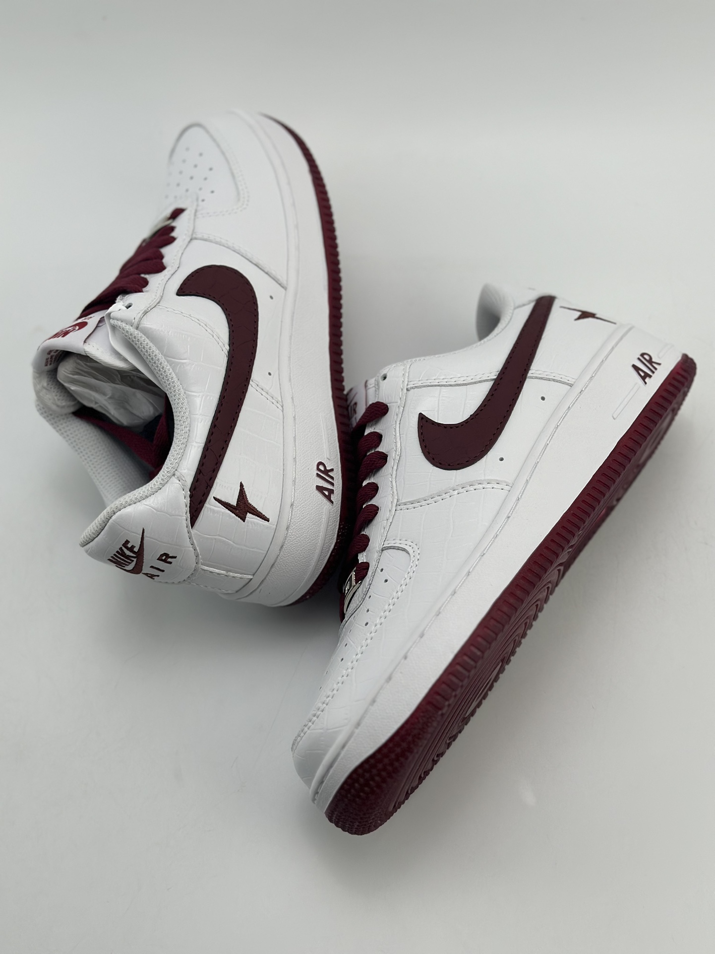 200 Nike Air Force 1 Low 07 白酒红鳄鱼裂纹 DD0614-335