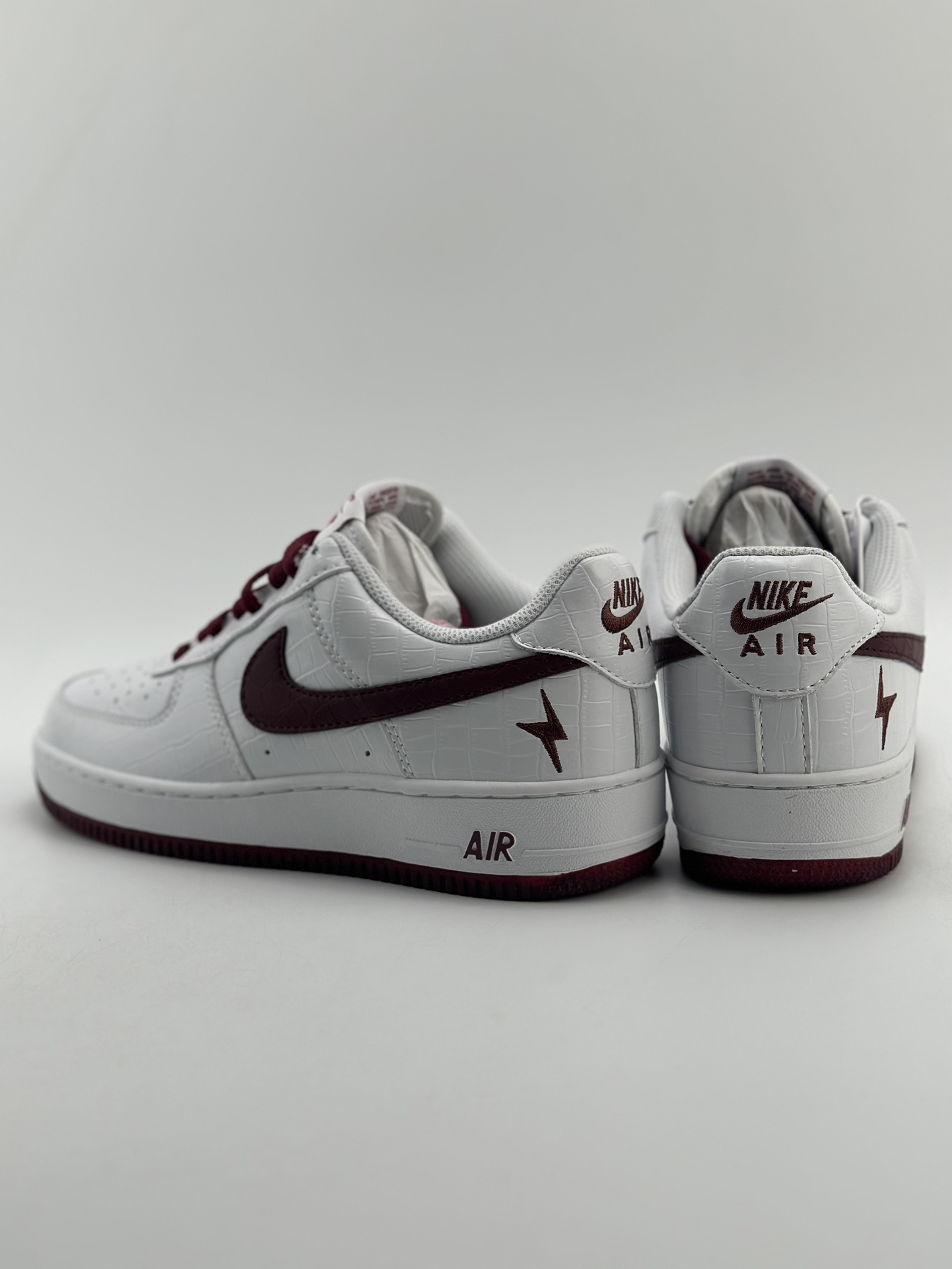 200 Nike Air Force 1 Low 07 白酒红鳄鱼裂纹 DD0614-335