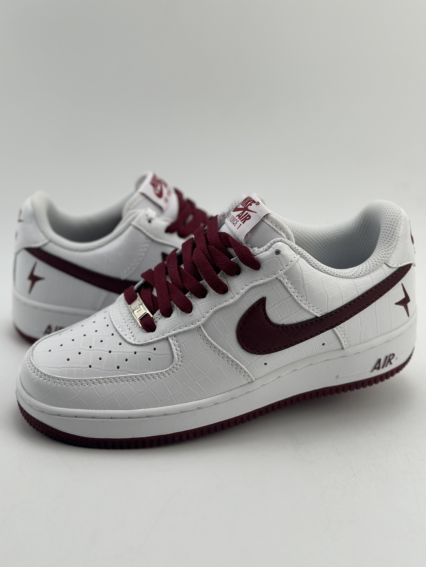 200 Nike Air Force 1 Low 07 白酒红鳄鱼裂纹 DD0614-335