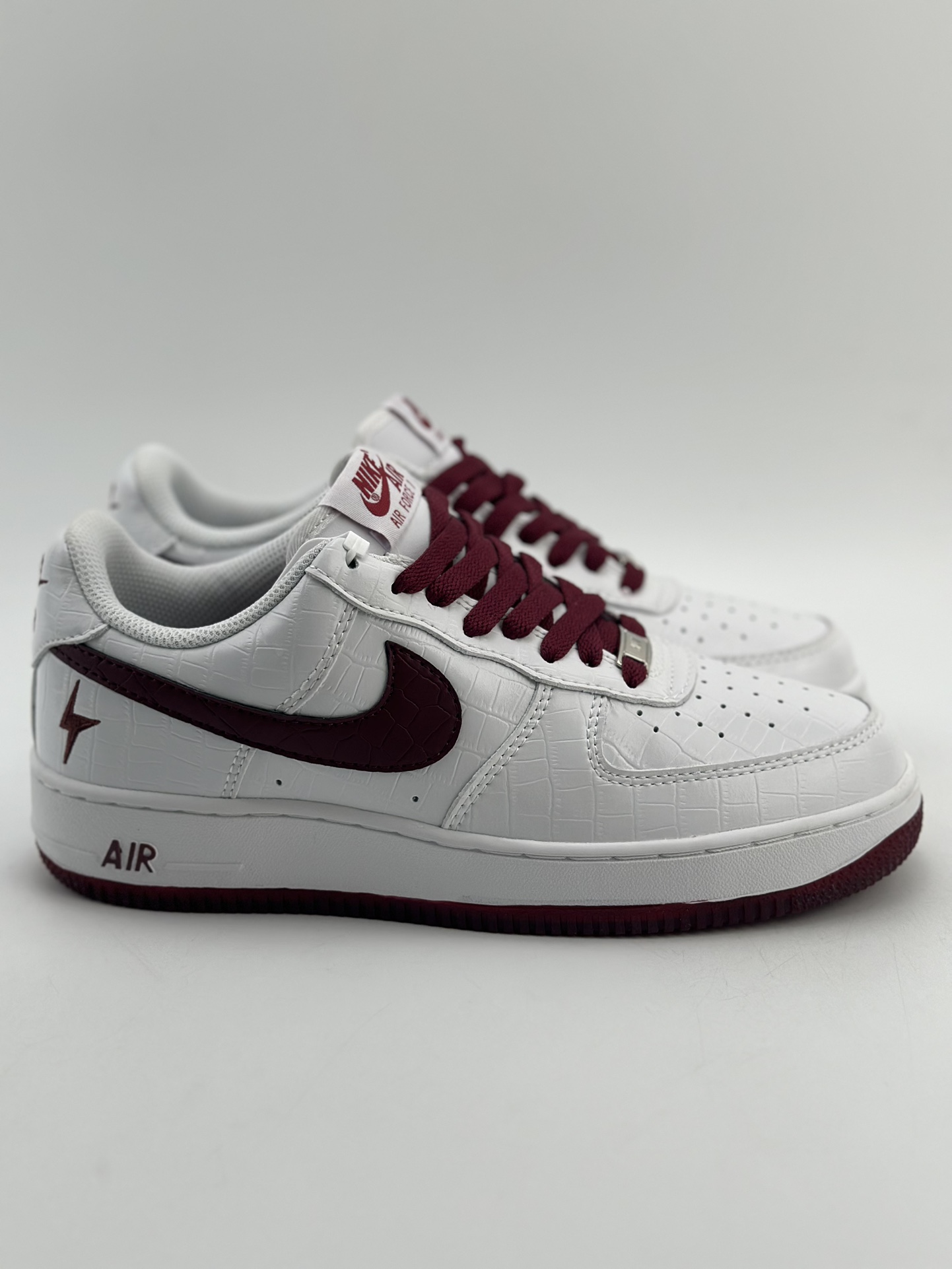 200 Nike Air Force 1 Low 07 白酒红鳄鱼裂纹 DD0614-335