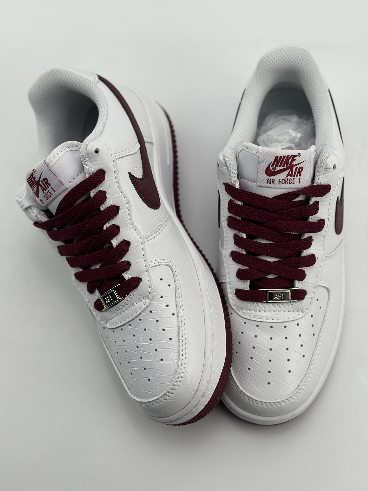 200 Nike Air Force 1 Low 07 白酒红鳄鱼裂纹 DD0614-335