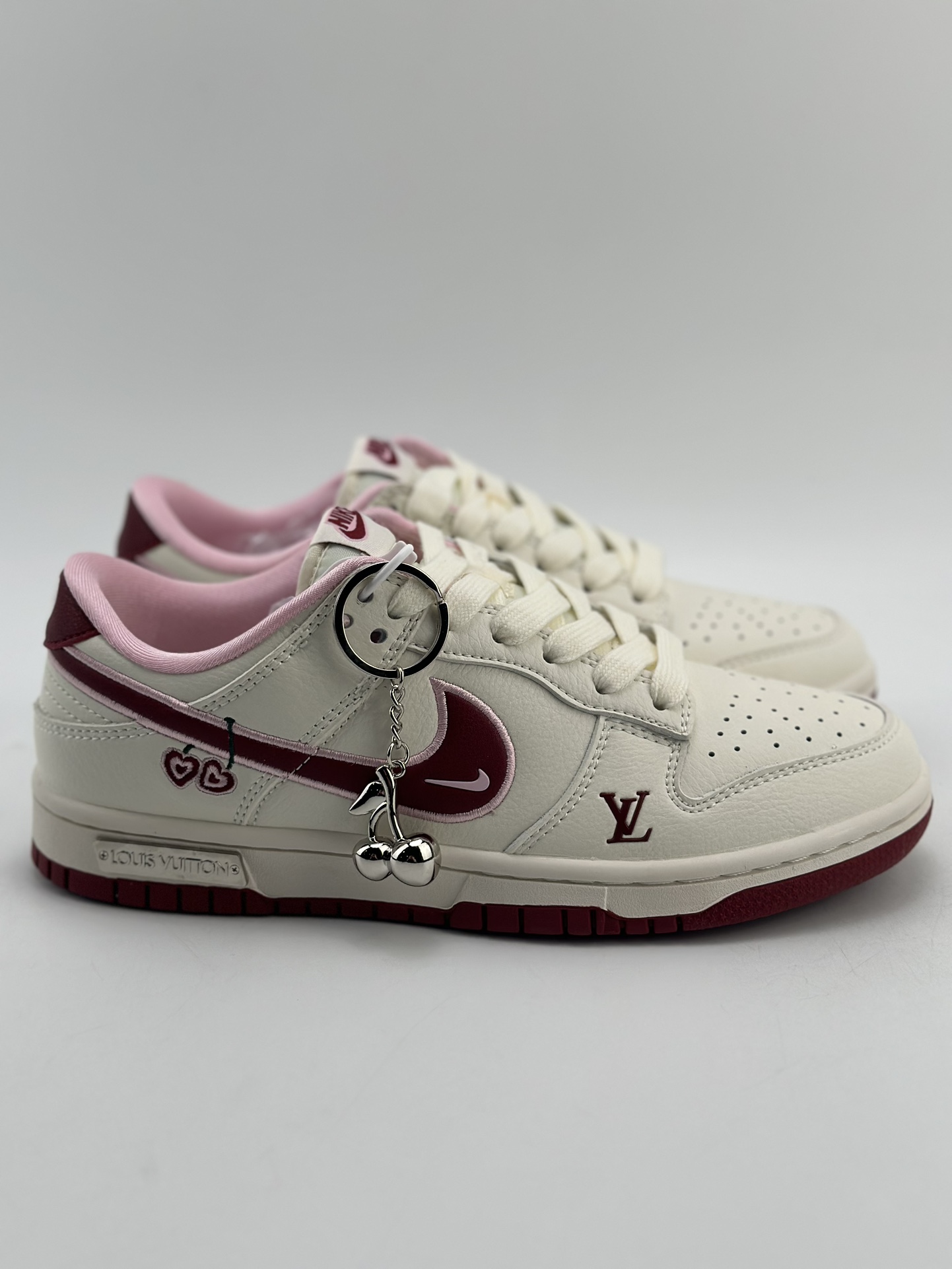 Nike SB Dunk Low x Louis Vuitton 情人节樱桃 XX2025-312