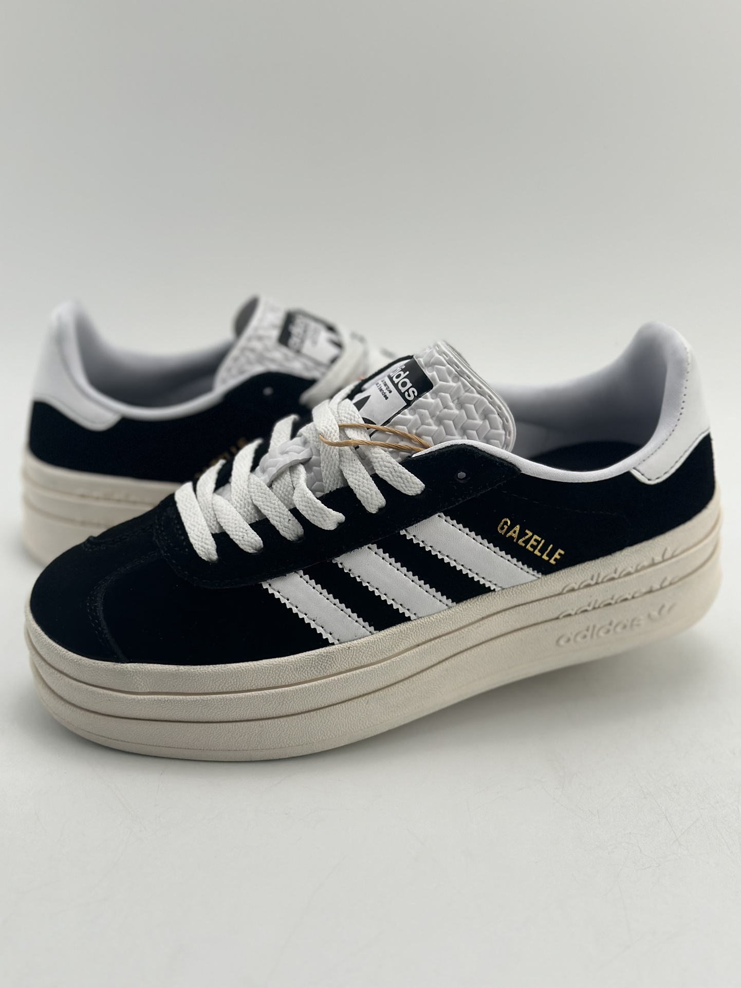 150 AD Originals Gazelle Bold W 三层底低帮耐磨厚底增高板鞋  HQ6912