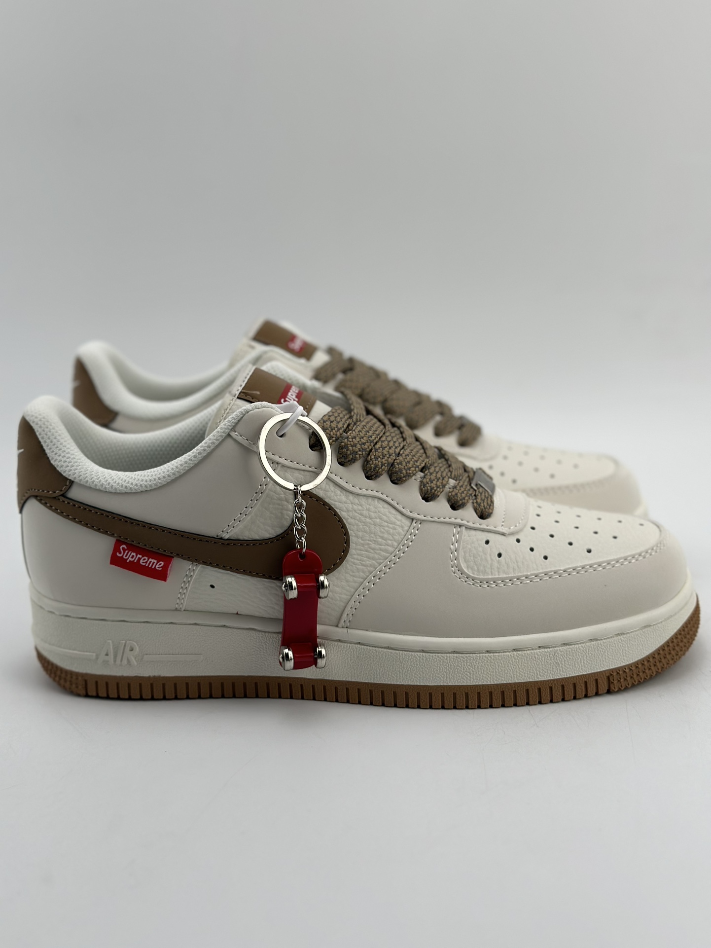 260 Nike Air Force 1 Low 07 x Supreme 滑板挂饰 白棕 HD1968-019