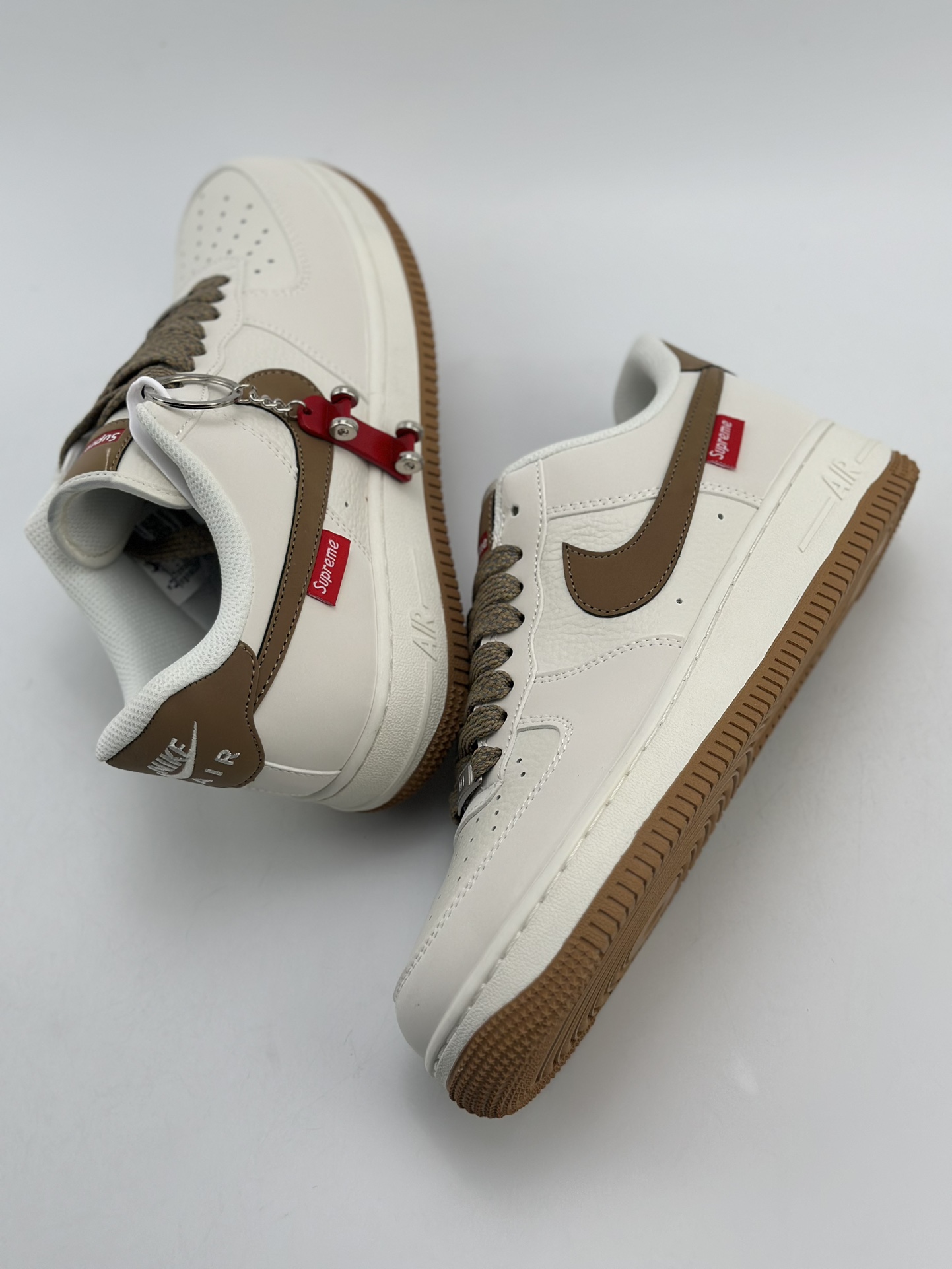 260 Nike Air Force 1 Low 07 x Supreme 滑板挂饰 白棕 HD1968-019