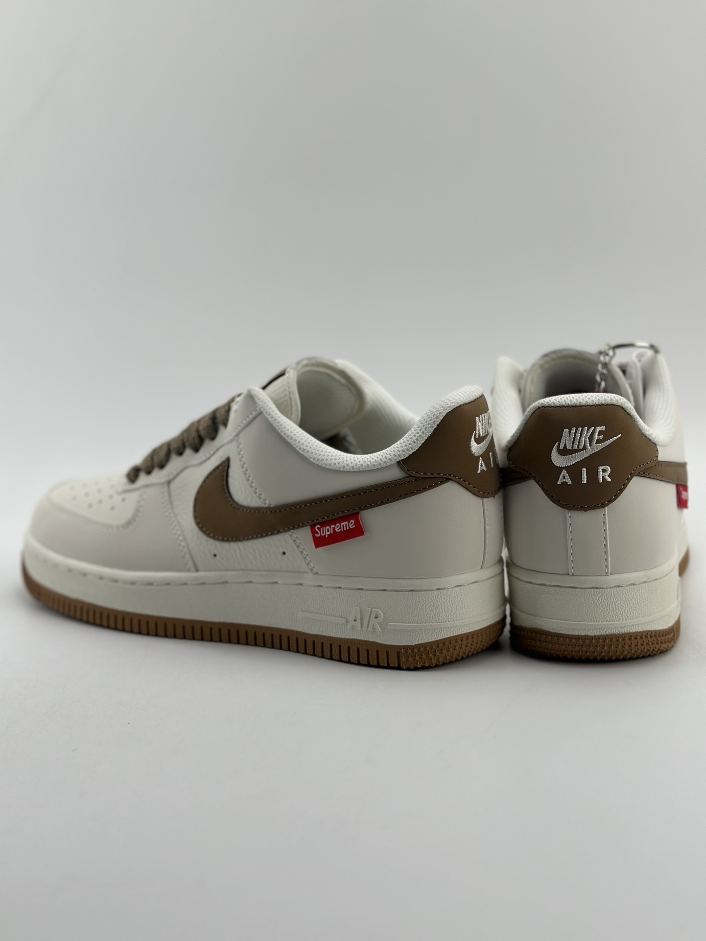 260 Nike Air Force 1 Low 07 x Supreme 滑板挂饰 白棕 HD1968-019