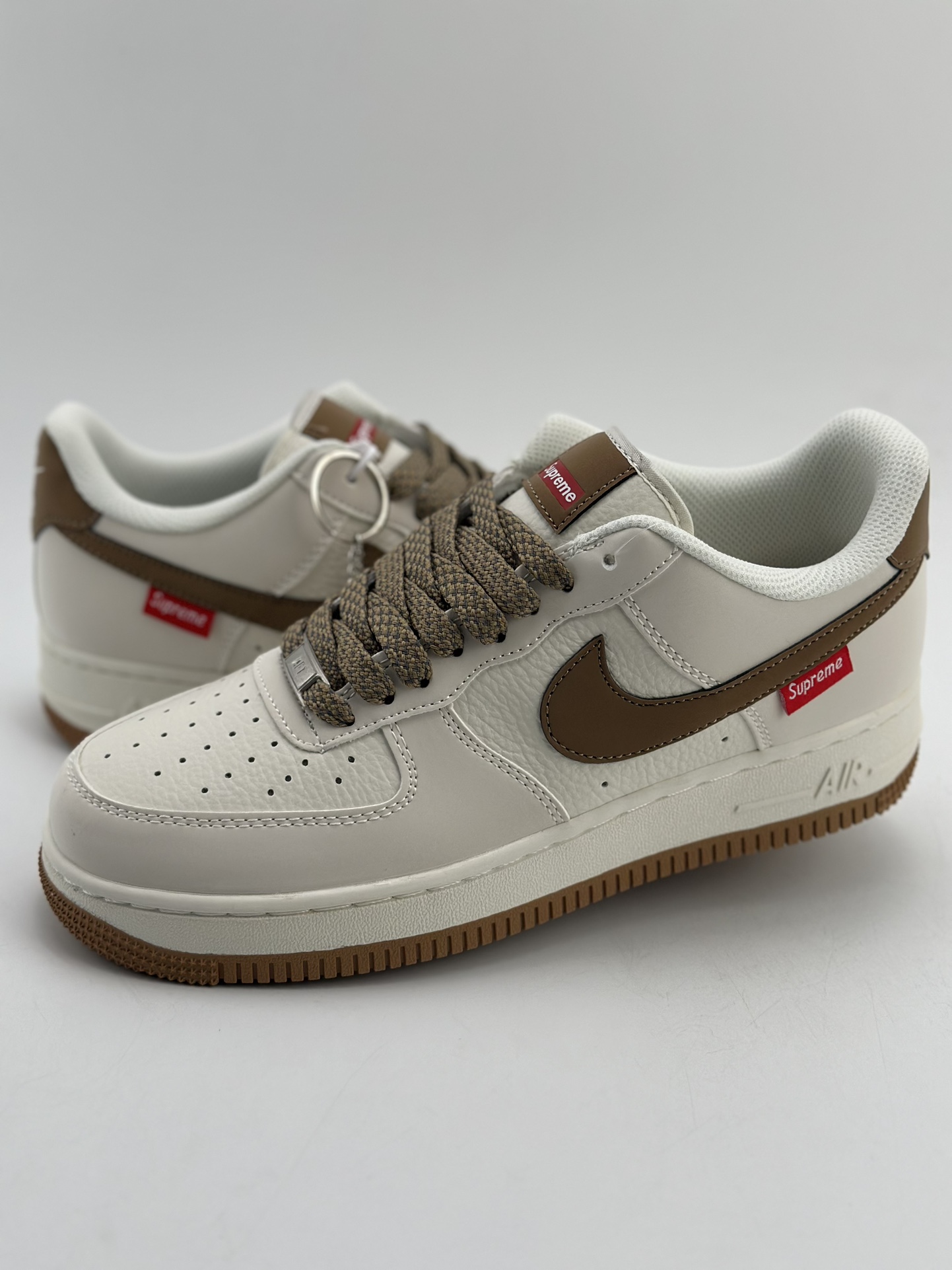 260 Nike Air Force 1 Low 07 x Supreme 滑板挂饰 白棕 HD1968-019