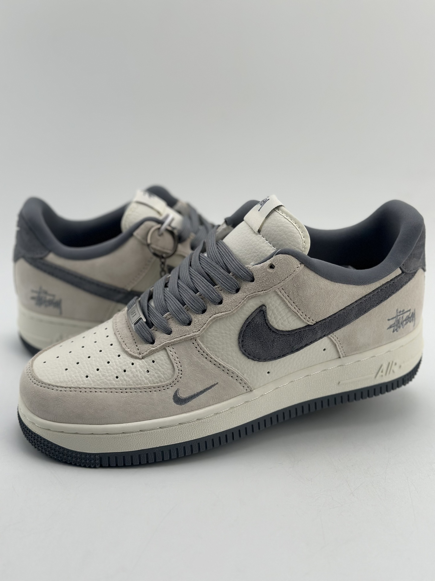 260 Nike Air Force 1 Low 07 x Stussy 斯图西白灰 HD1968-013