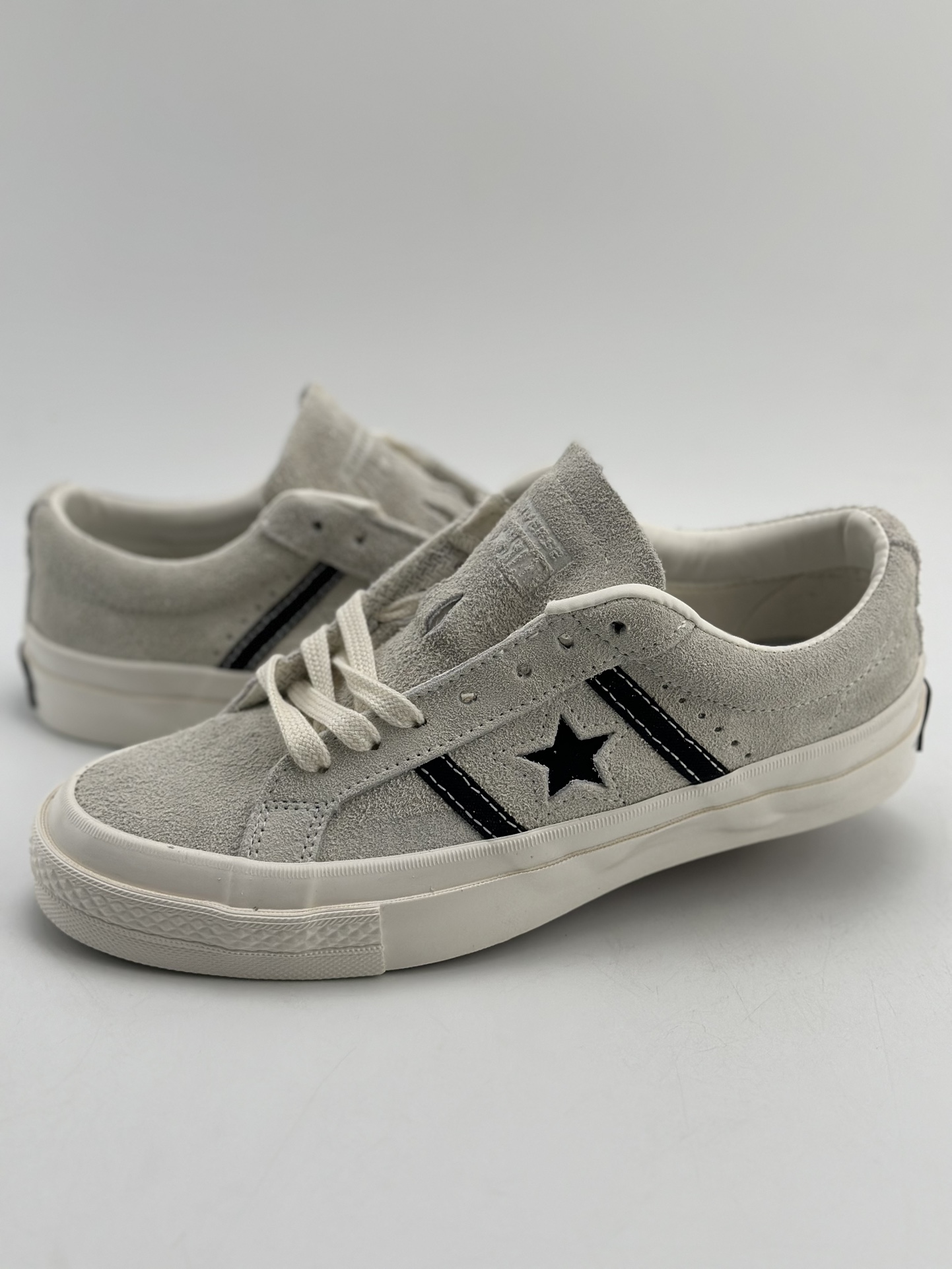 160 CONVERSE匡威 One Star Academy Pro翻毛皮运动休闲板鞋