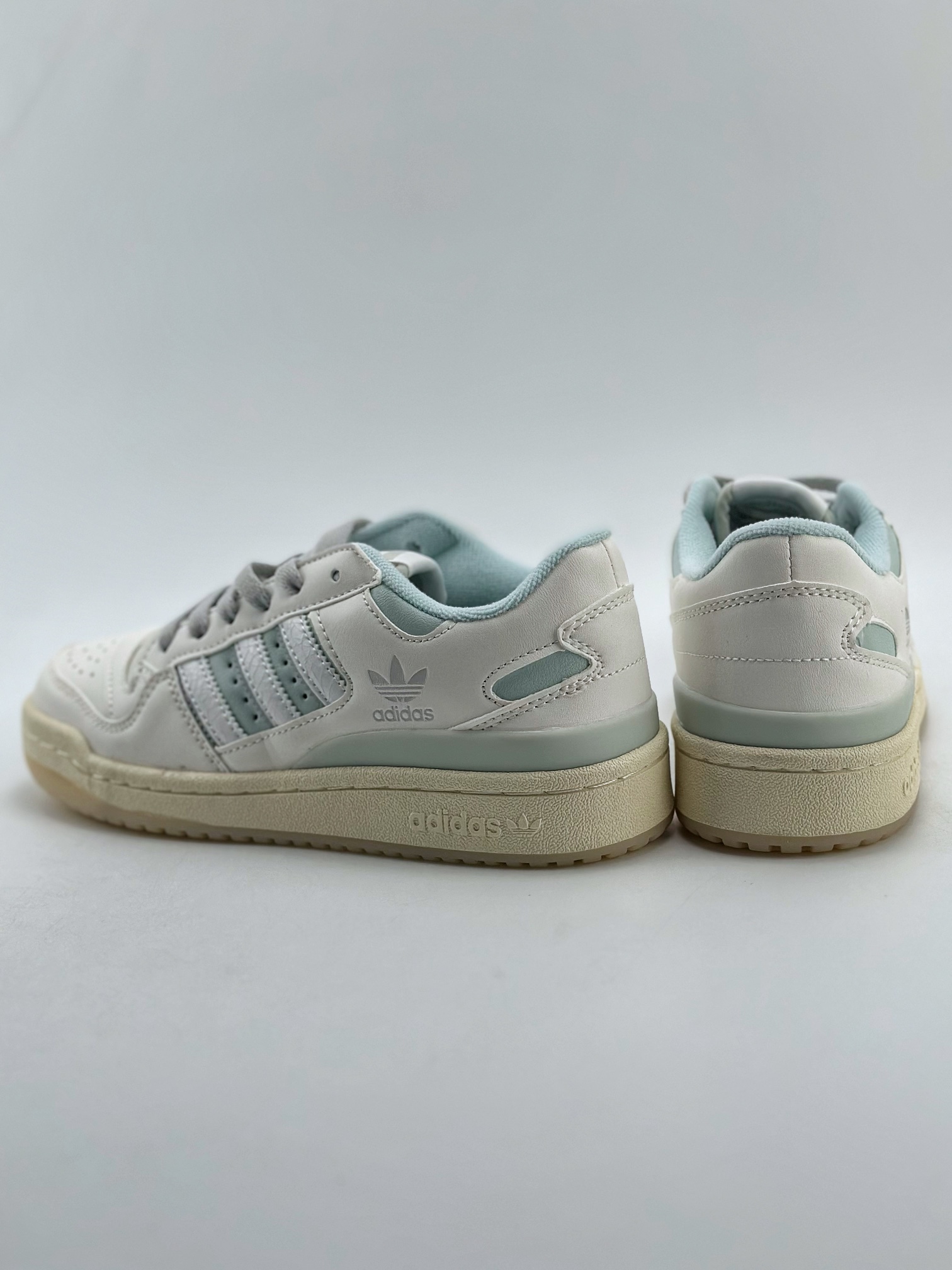 150 Adidas Forum Low CL 三叶草低邦  IG3973