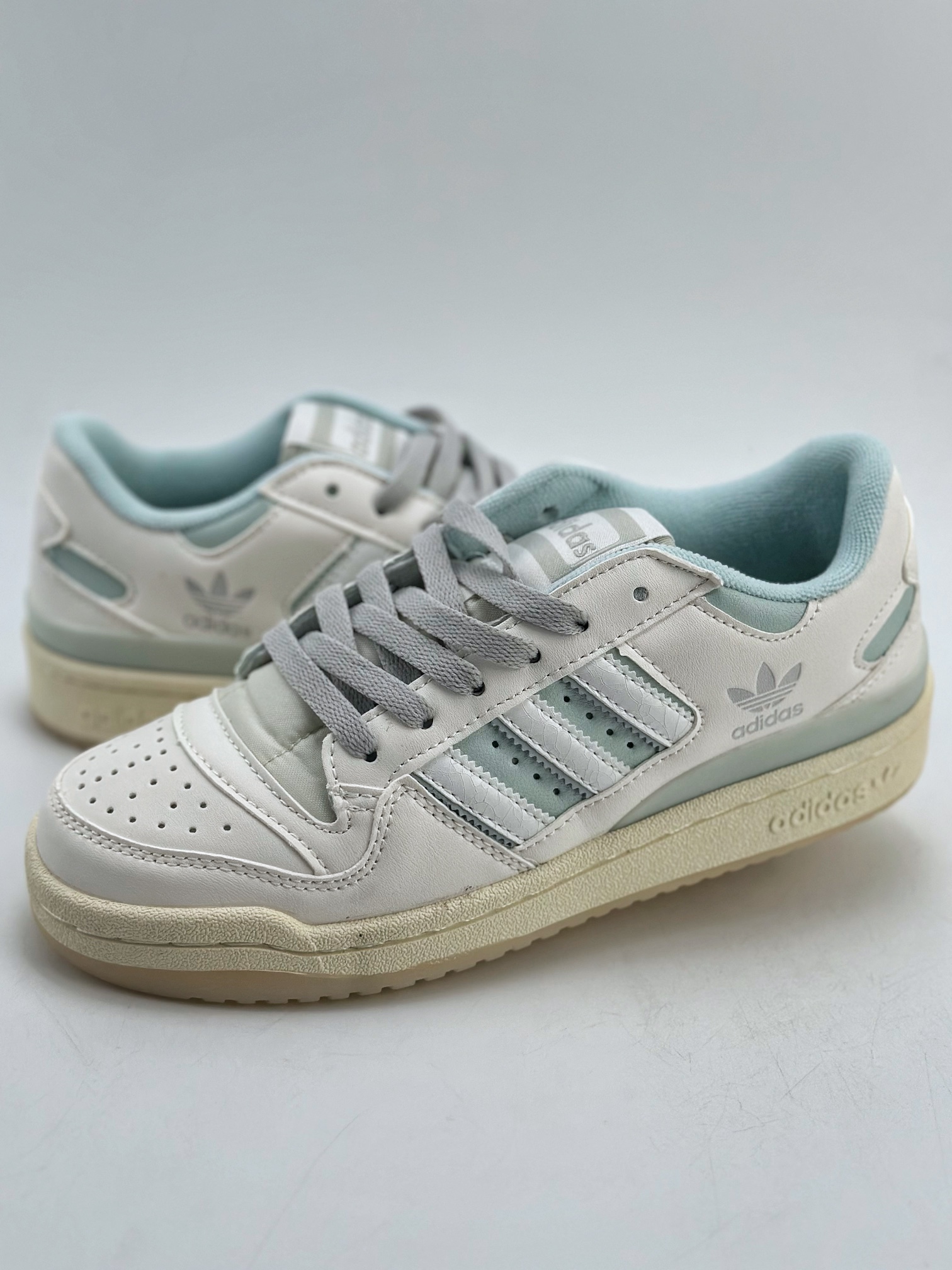 150 Adidas Forum Low CL 三叶草低邦  IG3973