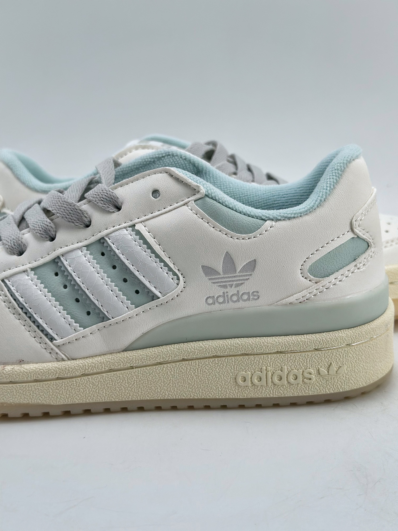 150 Adidas Forum Low CL 三叶草低邦  IG3973