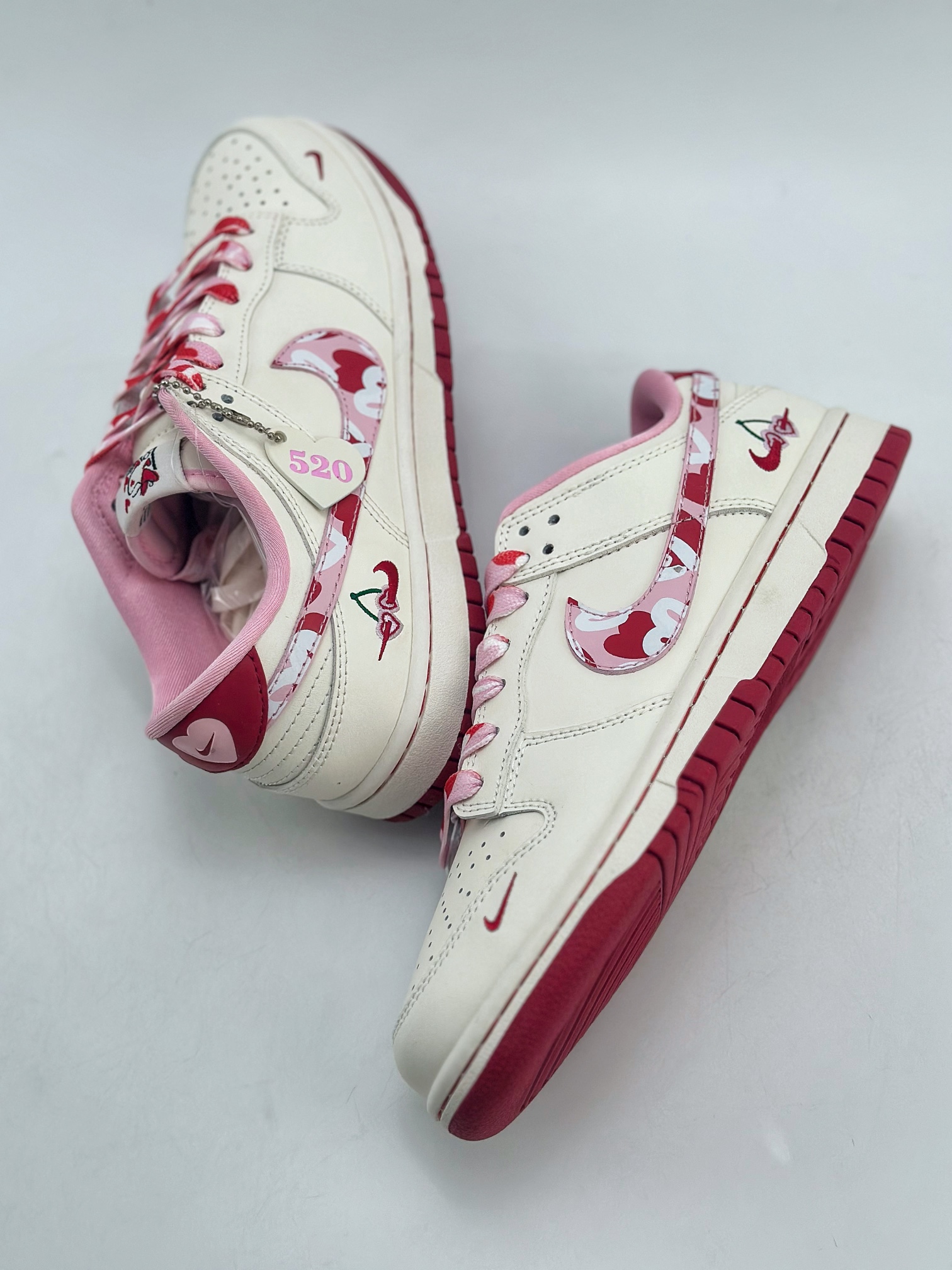 110 NIKE SB Dunk Low 樱桃情人节 FC1688-118