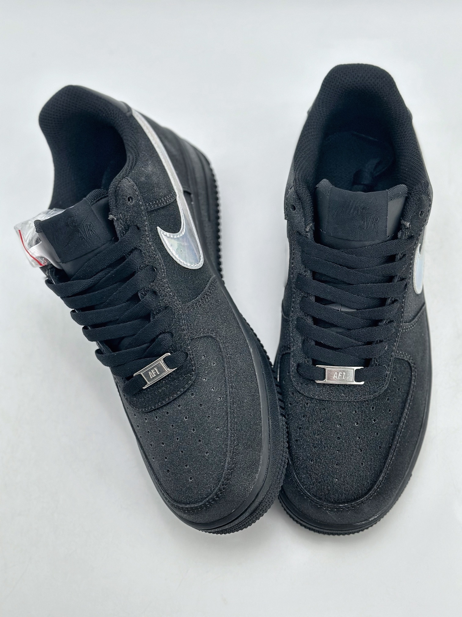 240 Nike Air Force 1 Low 07 黑闪白钩 CW2288-111