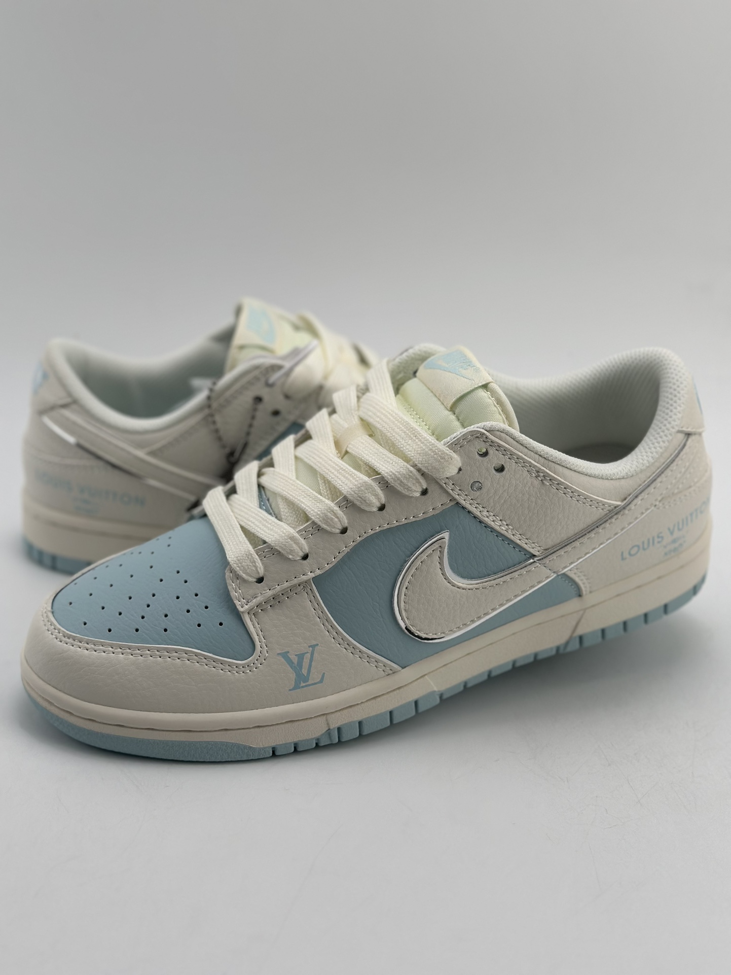 280 Nike SB Dunk Low x Louis Vuitton 白天蓝 BB8766-209