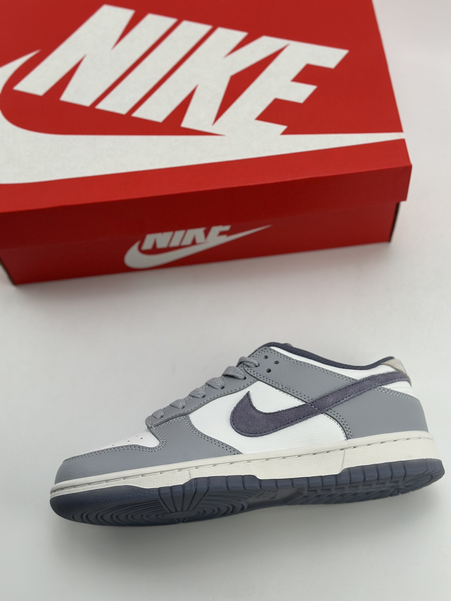 190 NIKE SB Dunk Low SE 白灰紫 FJ4188-100