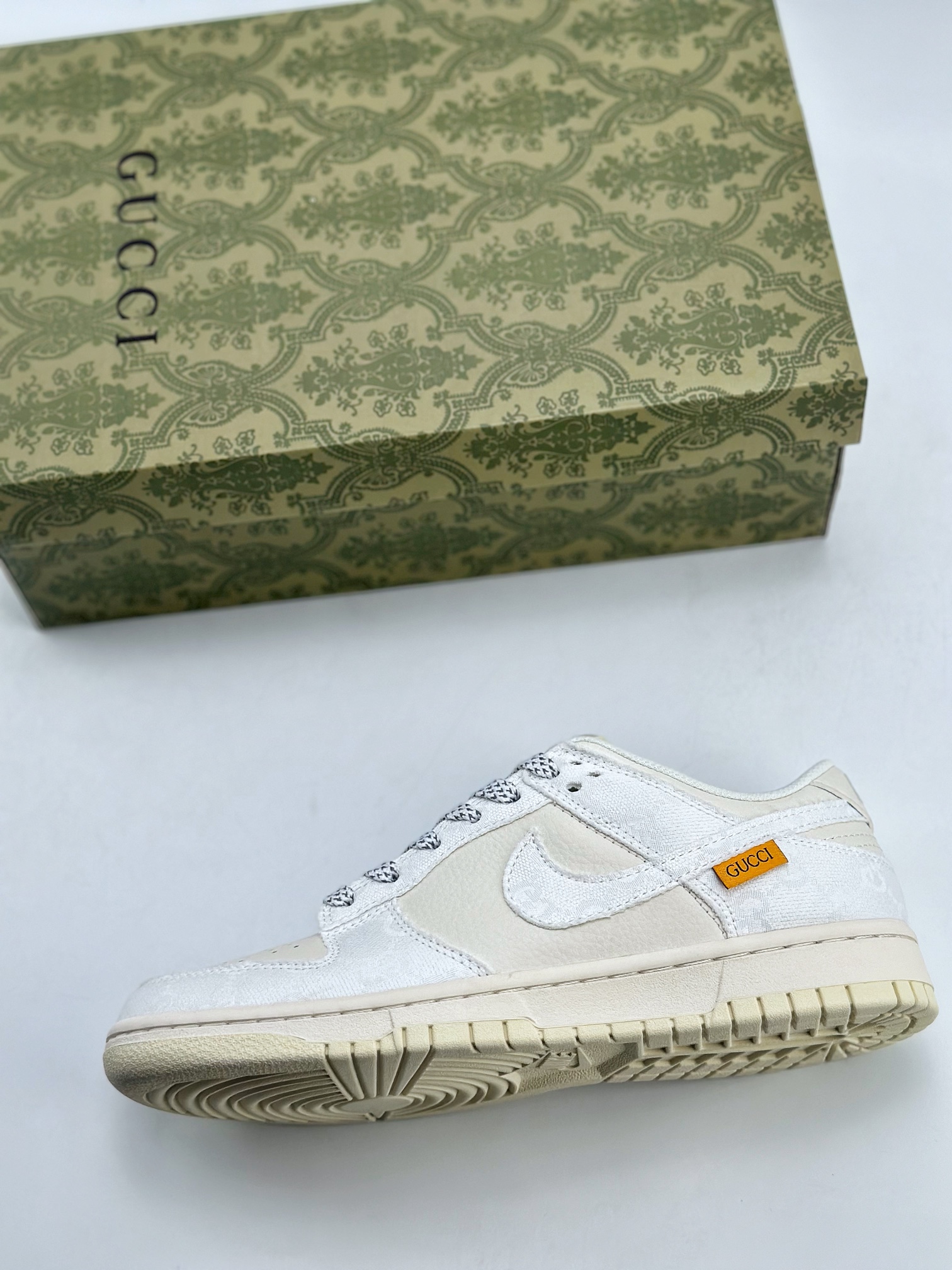 280 Nike SB Dunk Low x GUCCI 米白帆布满天星 BB9676-312