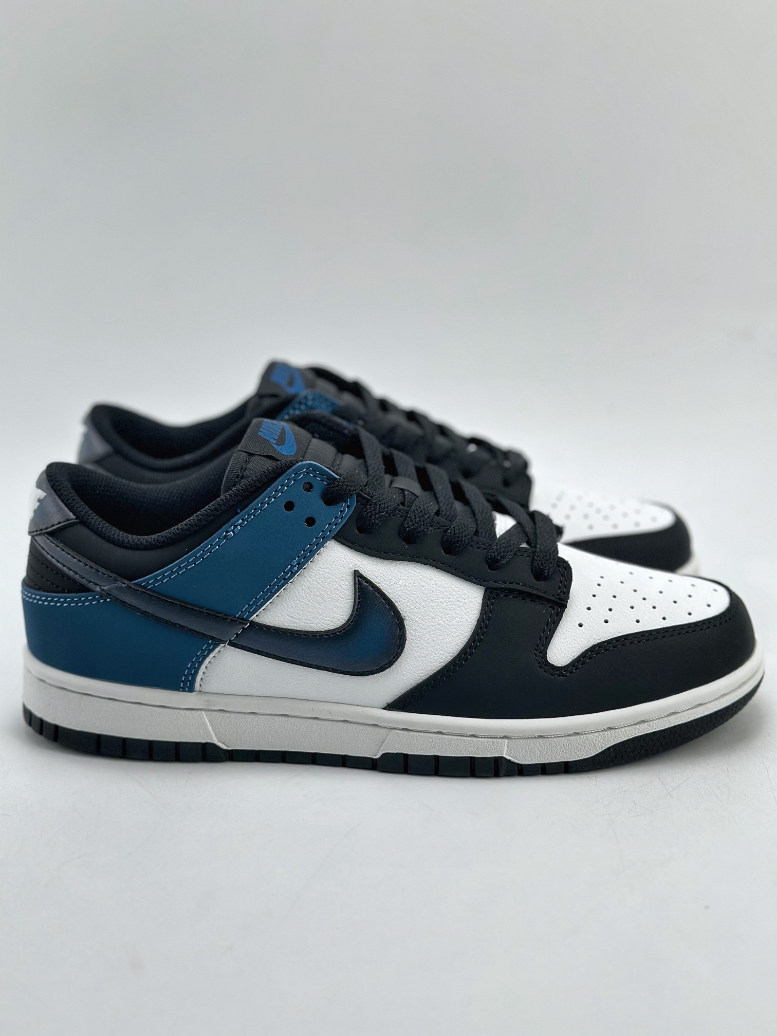 190 NIKE SB Dunk Low ”Industral Blue” 黑白蓝 FD6923-100