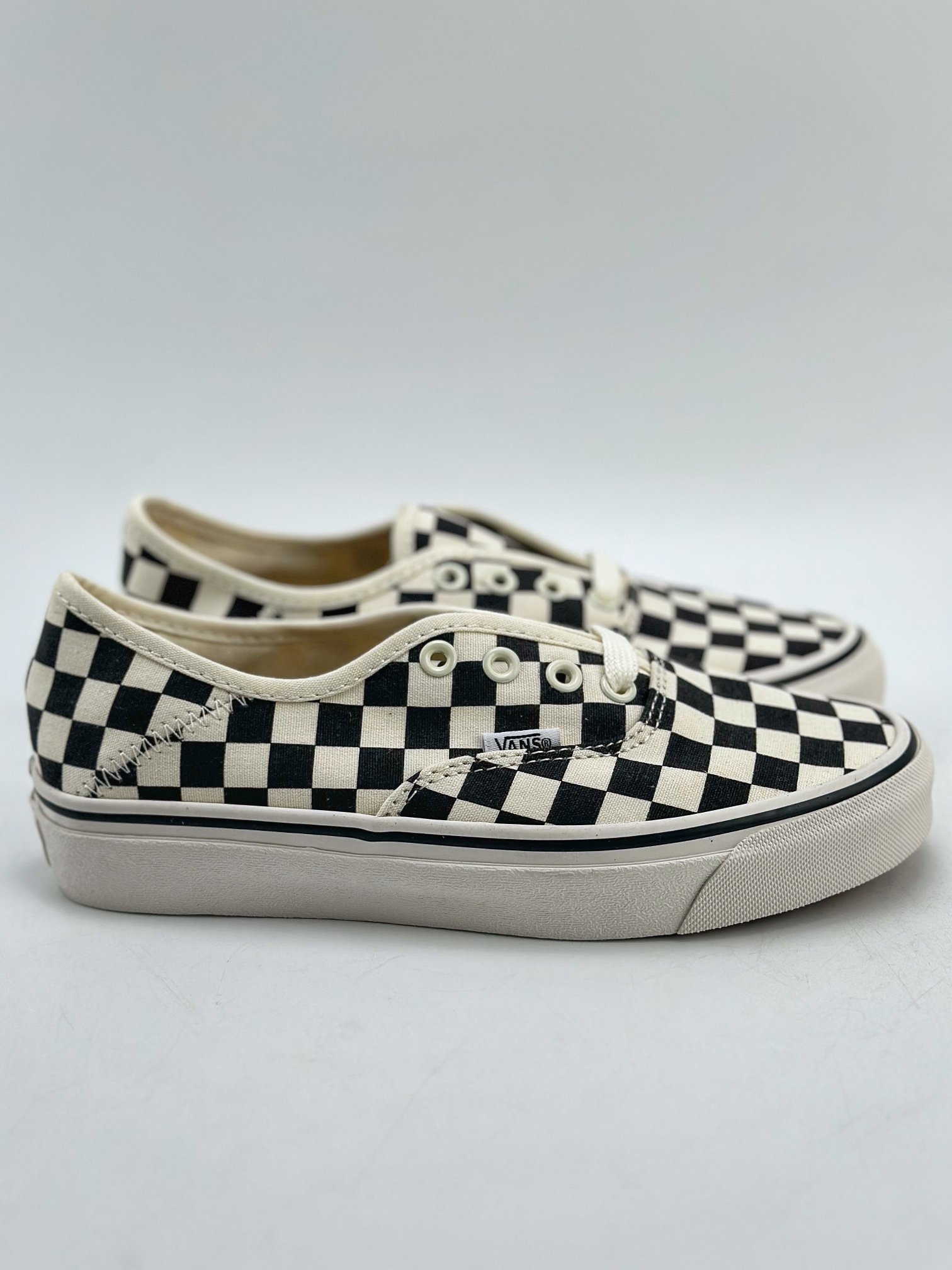 130 VANS Authentic VR3环保系列 黑白棋盘板鞋