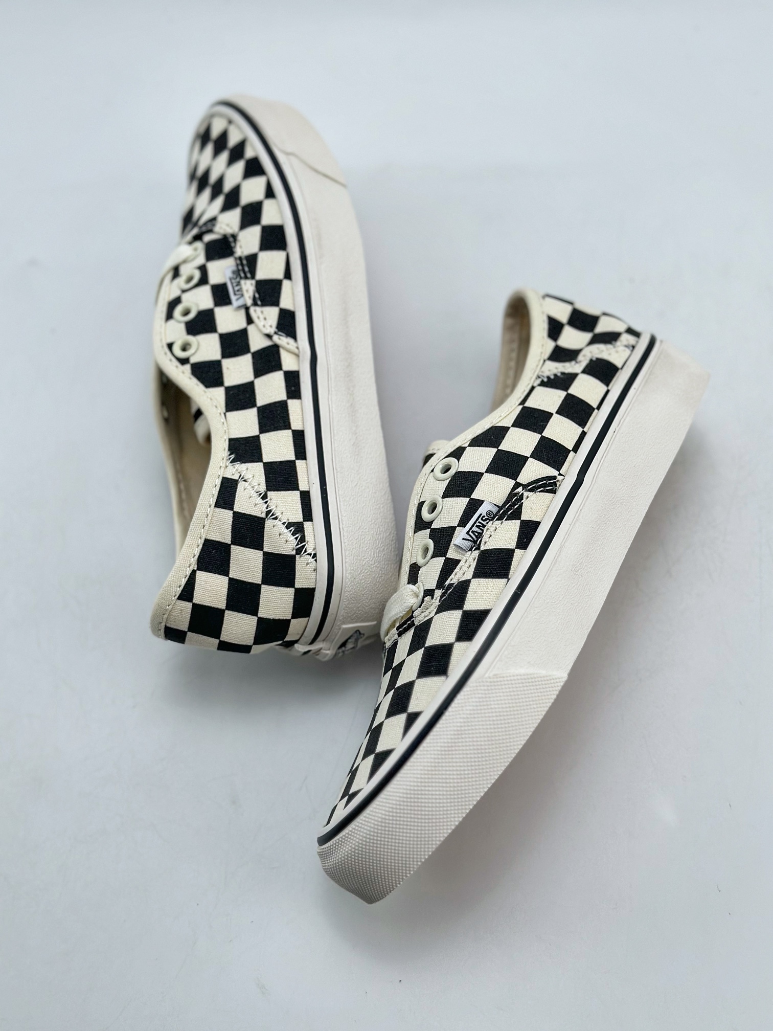 130 VANS Authentic VR3环保系列 黑白棋盘板鞋