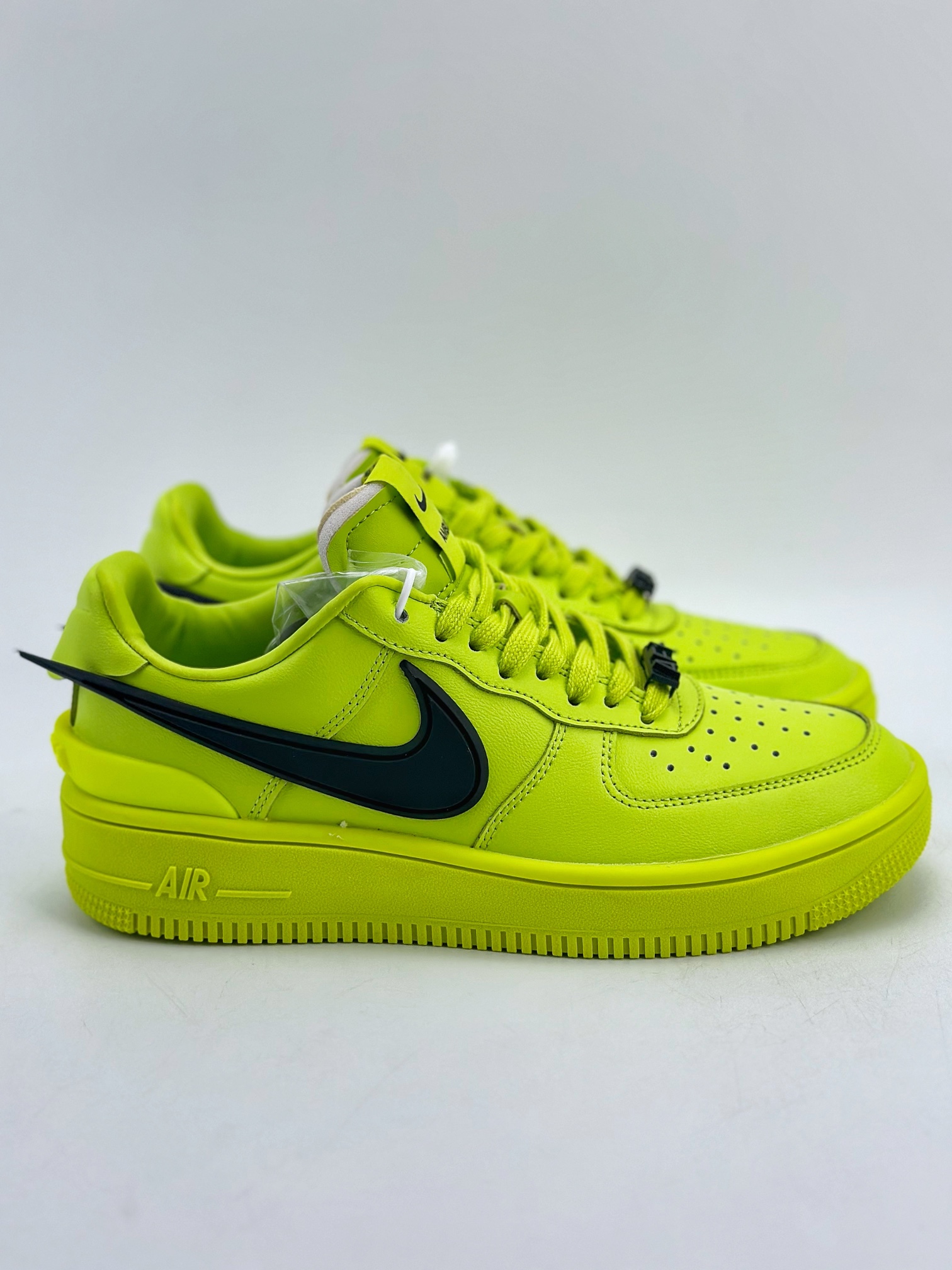 260 Nike Air Force 1 Low 07 x AMBUSH 联名大勾 荧光绿 DV3464-100