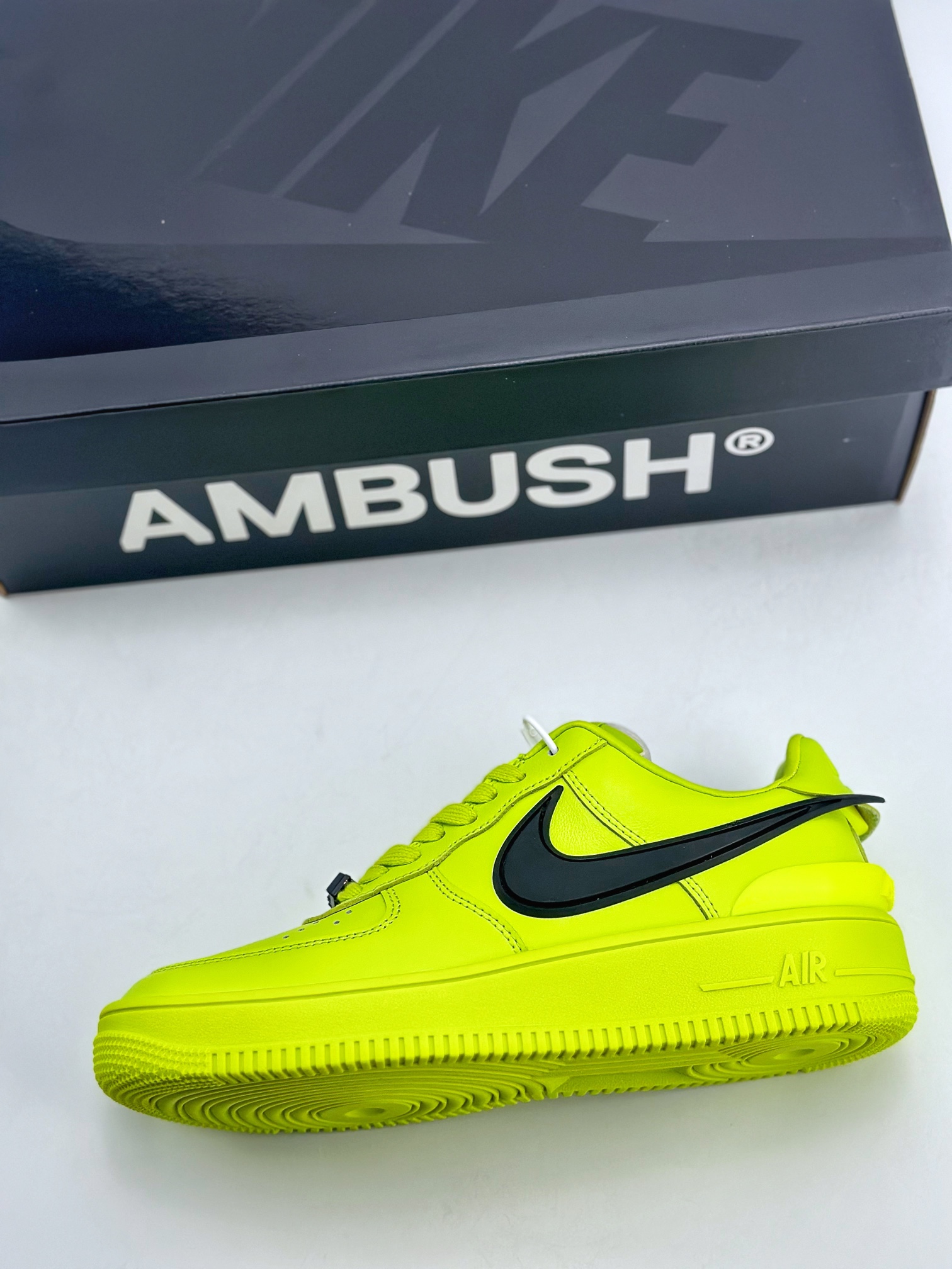 260 Nike Air Force 1 Low 07 x AMBUSH 联名大勾 荧光绿 DV3464-100