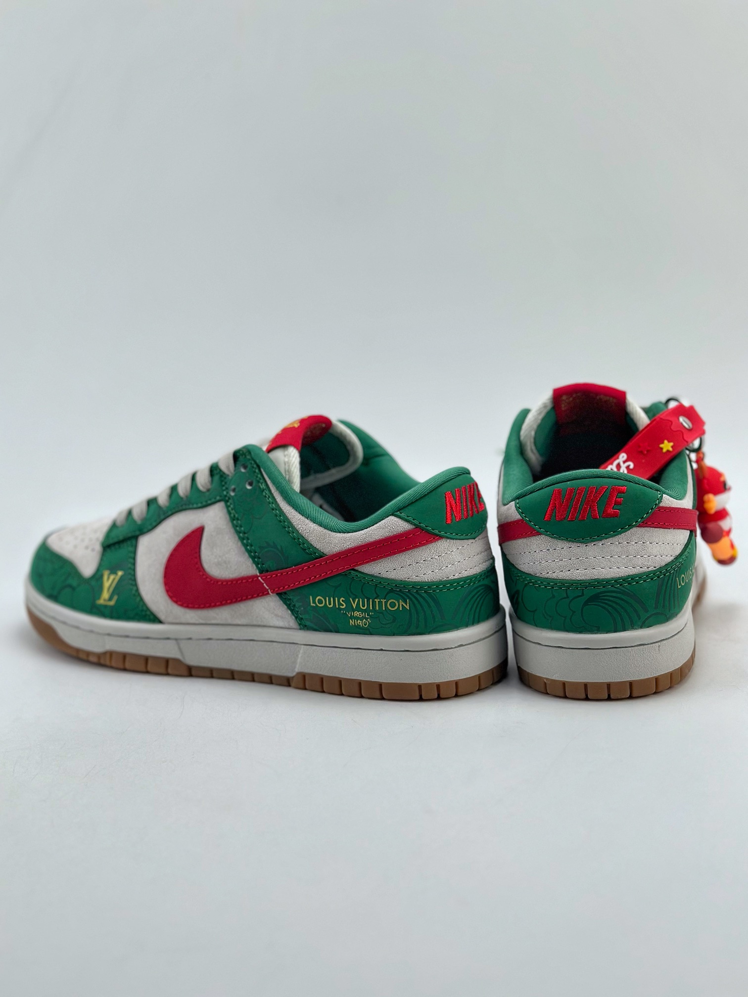 280 Nike SB Dunk Low x Louis Vuitton 中国年限定 XP3802-331