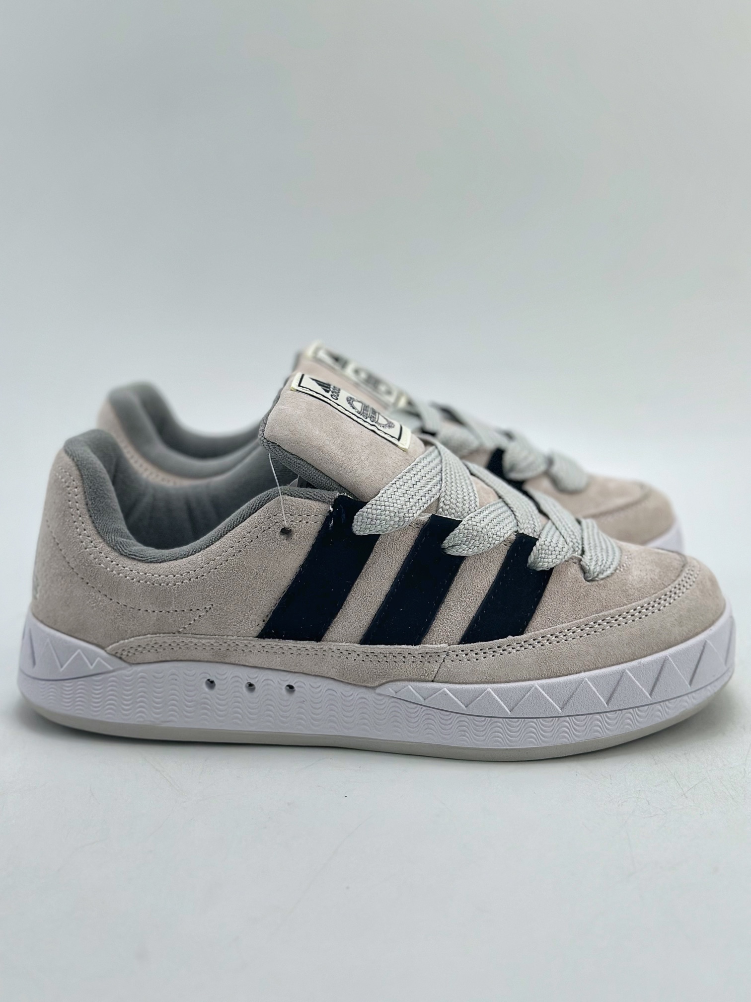 150 Adidas Originals Adimatic Yunk Low 马蒂奇系列低帮滑板鞋 ID8266