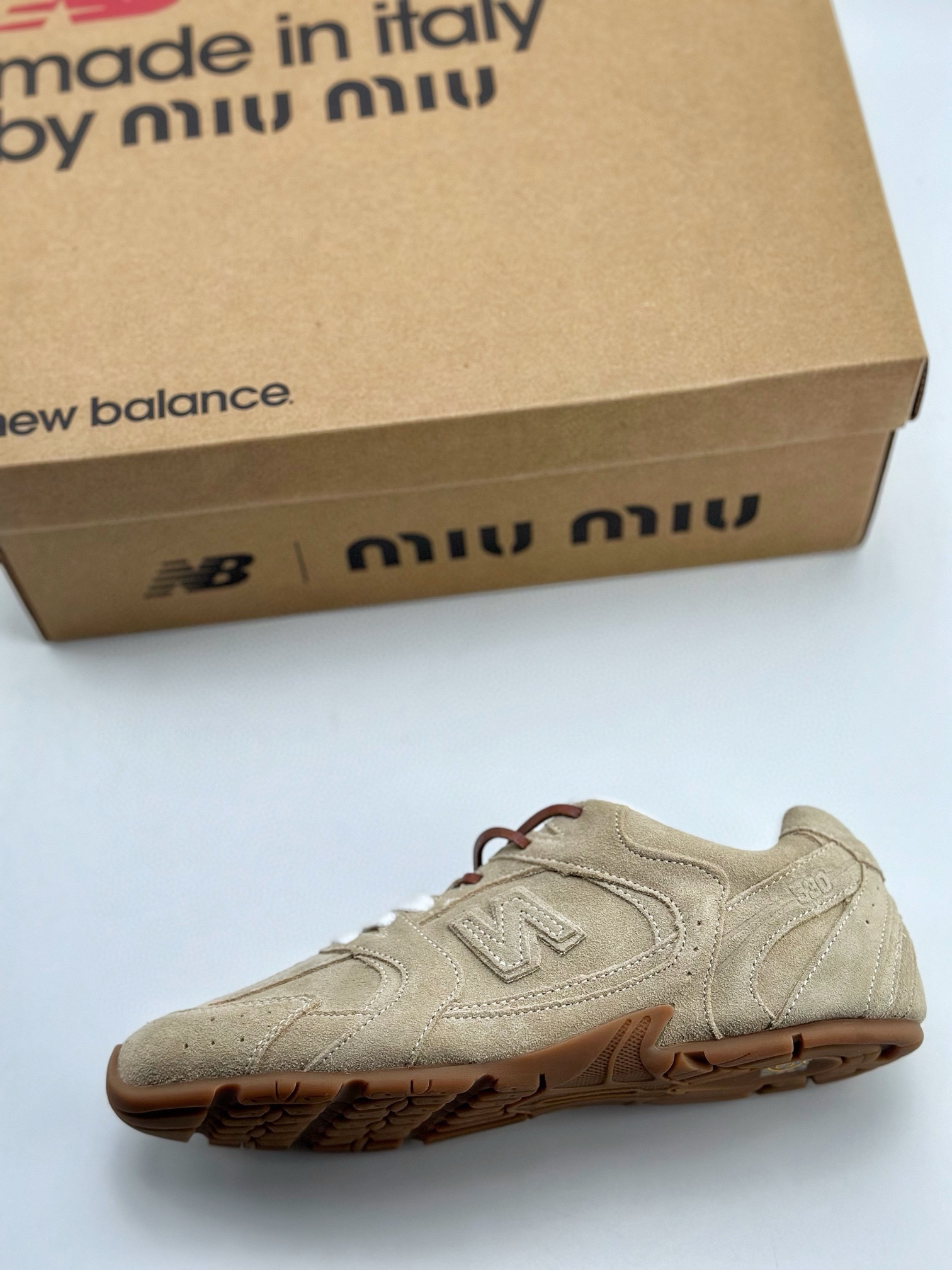 190 New Balance x Miumiu 缪缪联名 24s联名款运动鞋 5E165E Z5O F0401 5 99 F D005