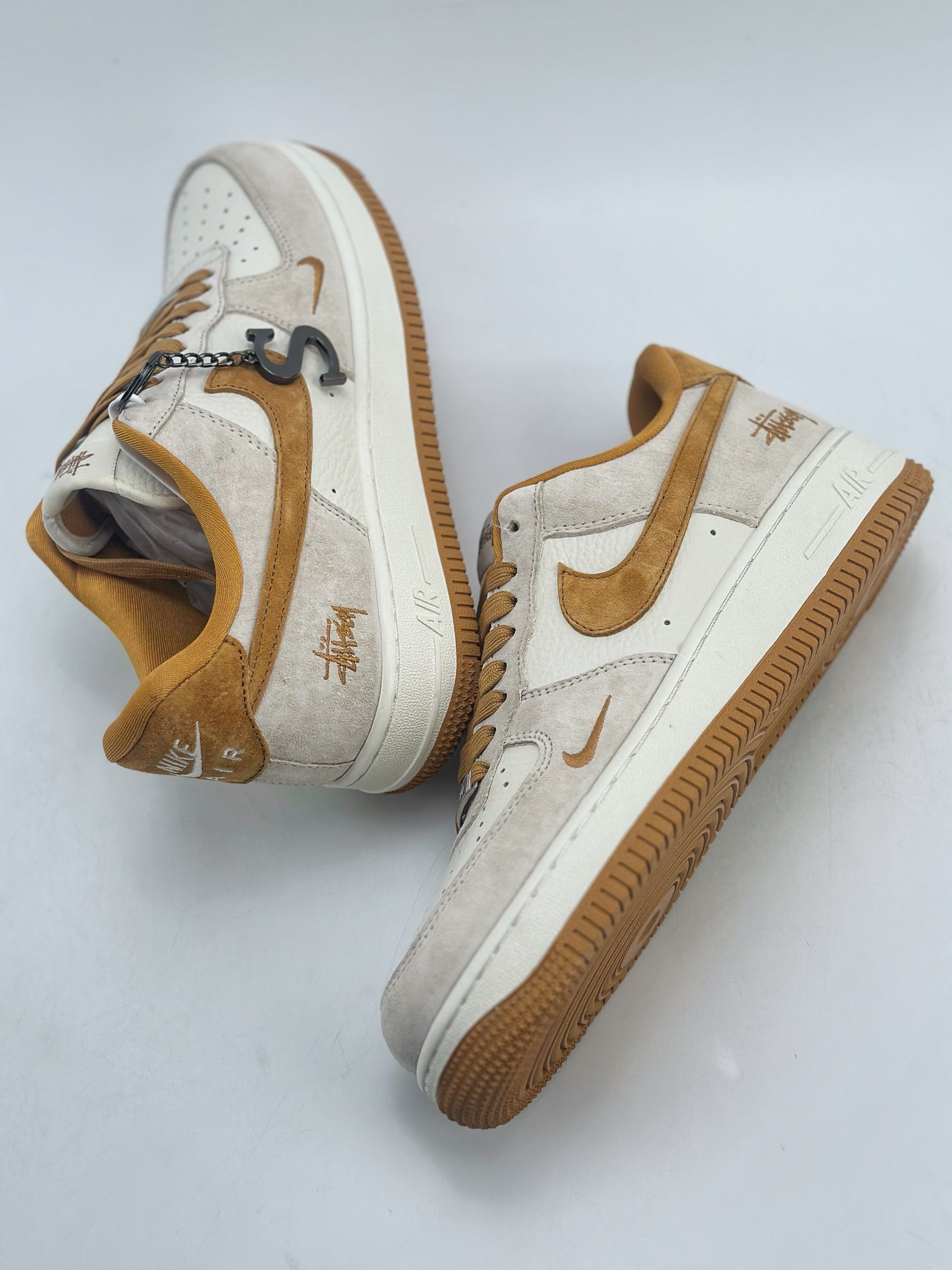 260 Nike Air Force 1 Low 07 x Stussy 斯图西白黄 HD1968-020