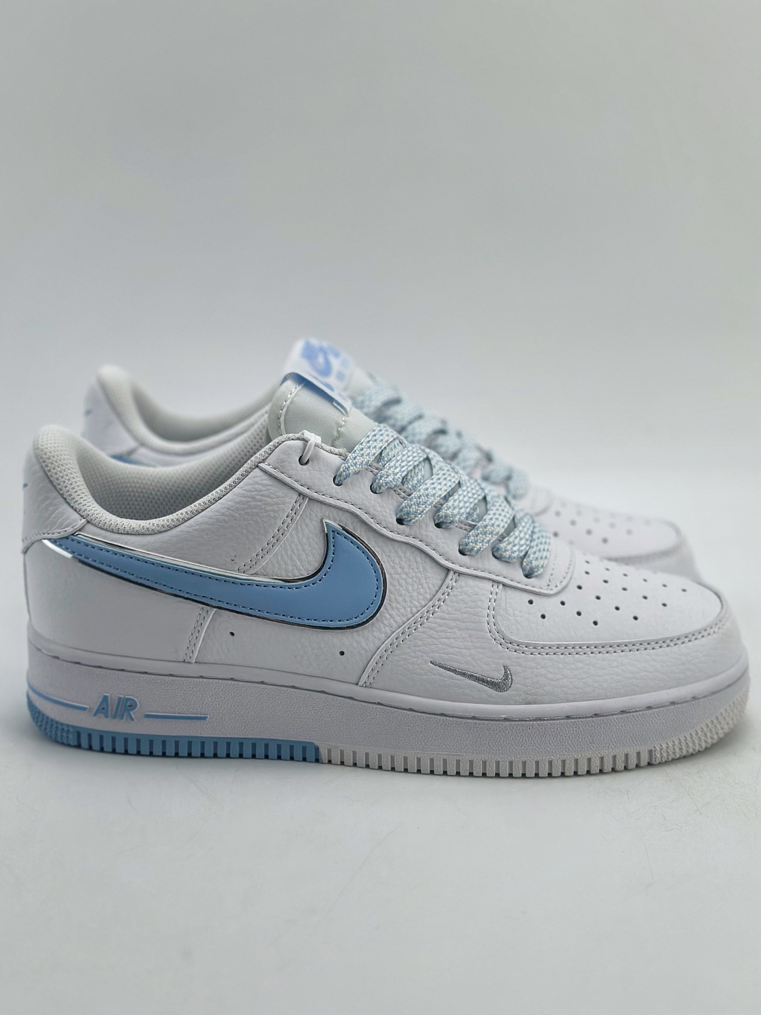 220 Nike Air Force 1 Low 07 白蓝满天星