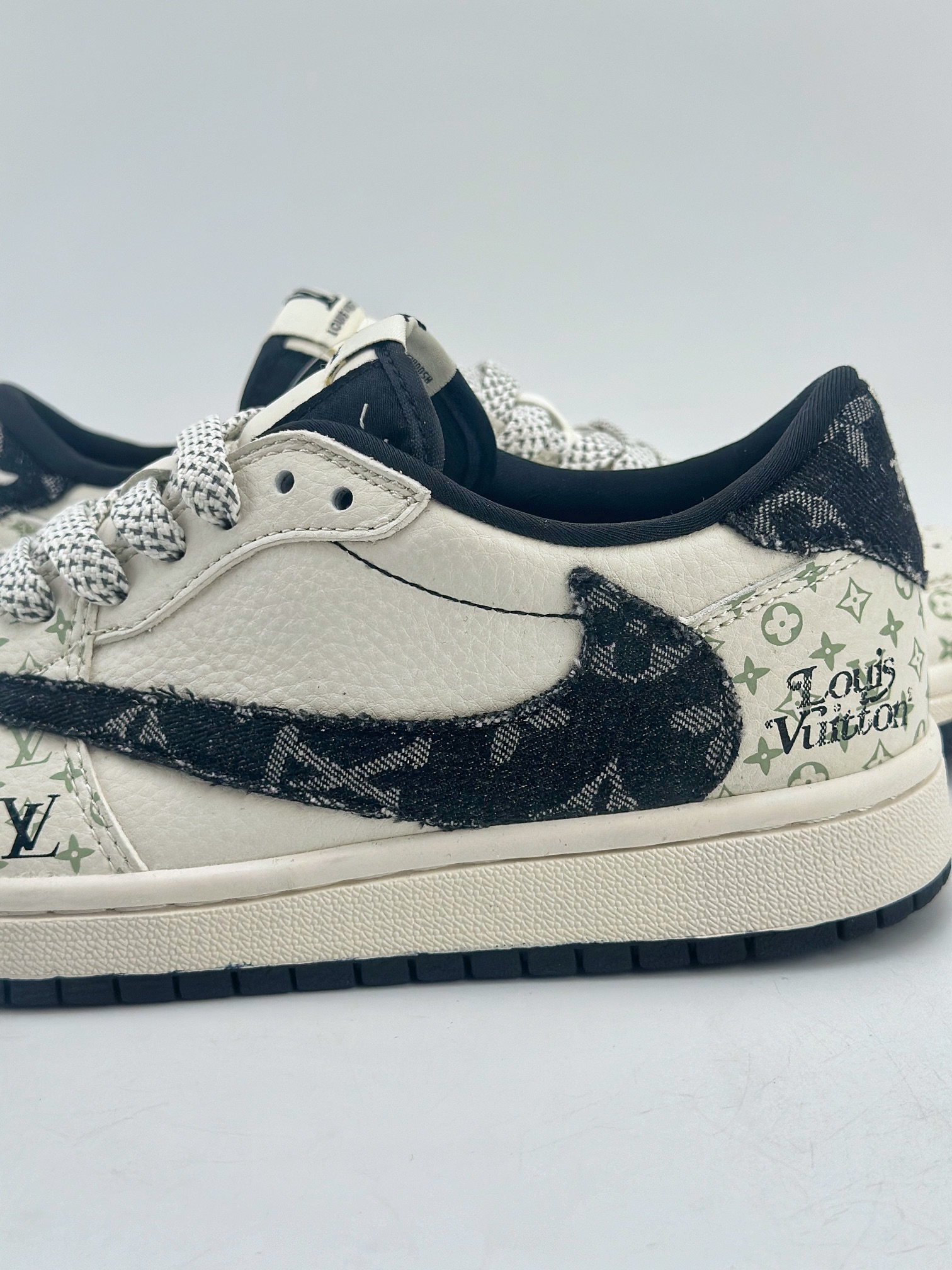 280 Travis Scott x Nike Air Jordan 1 Low x Louis Vuitton Air Jordan 1 Low 反转黑米白牛仔布倒钩 SJ2068-005