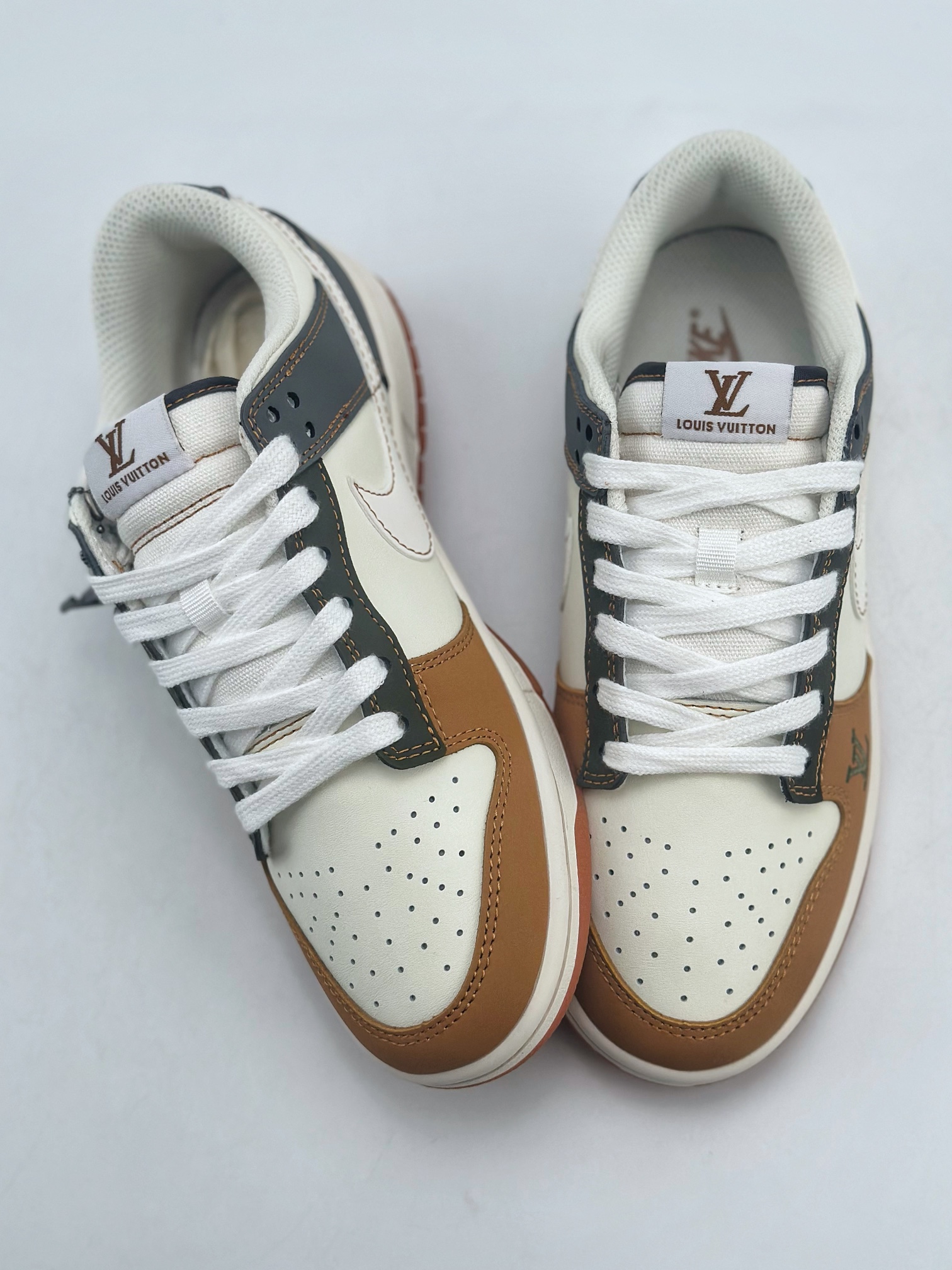 280 Nike SB Dunk Low x Louis Vuitton 白灰棕 DQ1098-356