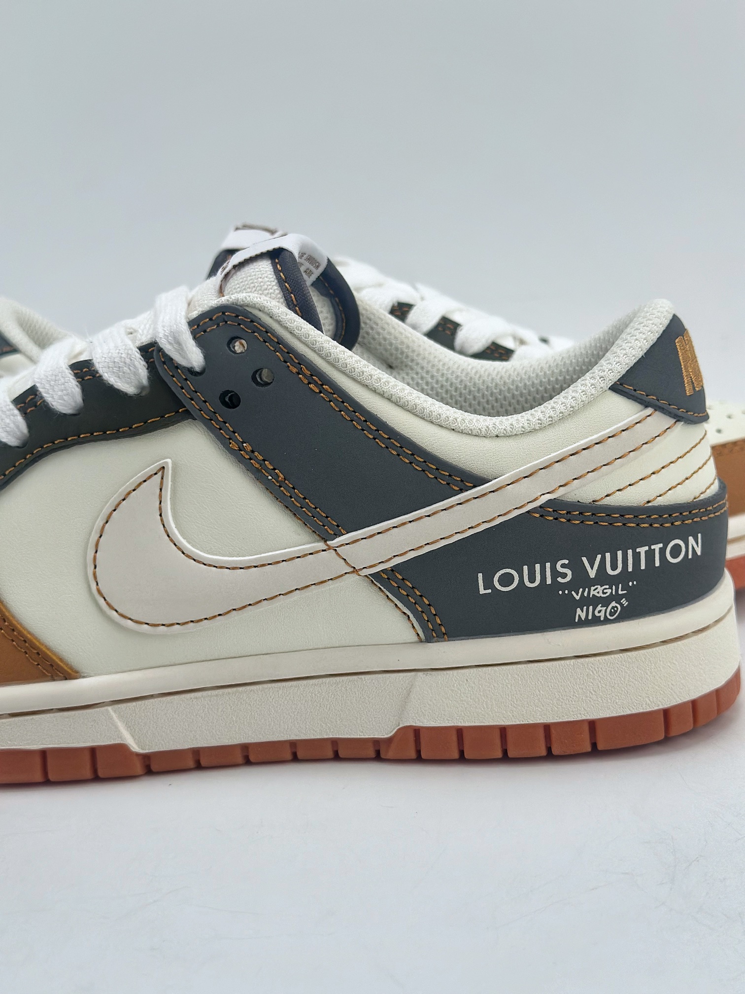 280 Nike SB Dunk Low x Louis Vuitton 白灰棕 DQ1098-356