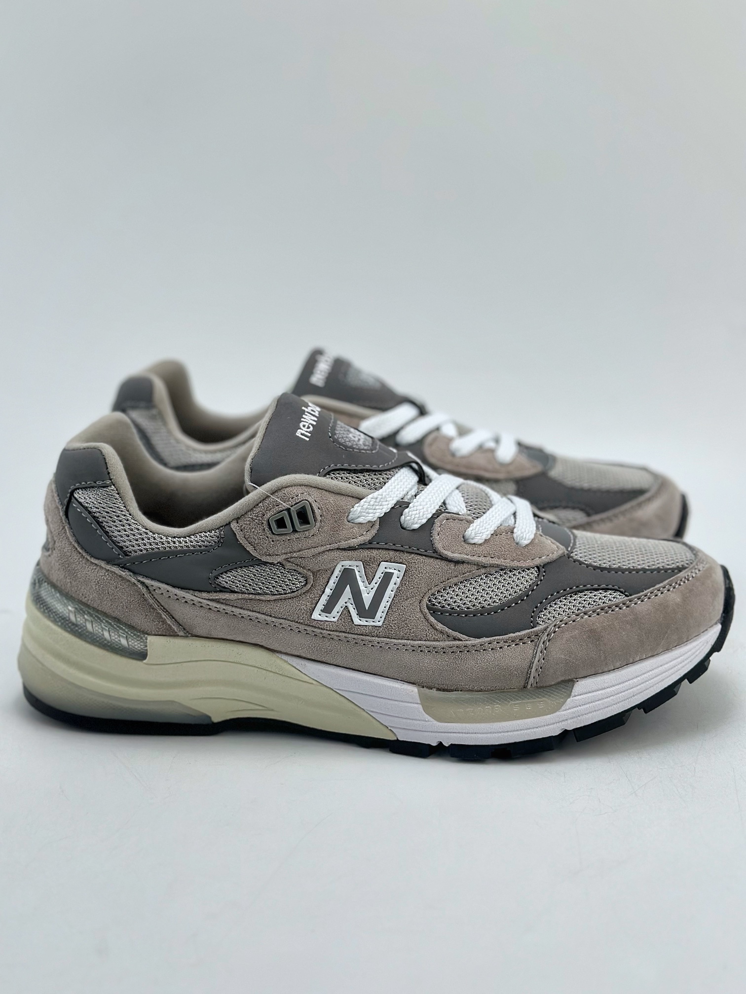 160 New Balance 992 复古风格 性价比天花板 极力推荐  M992GR