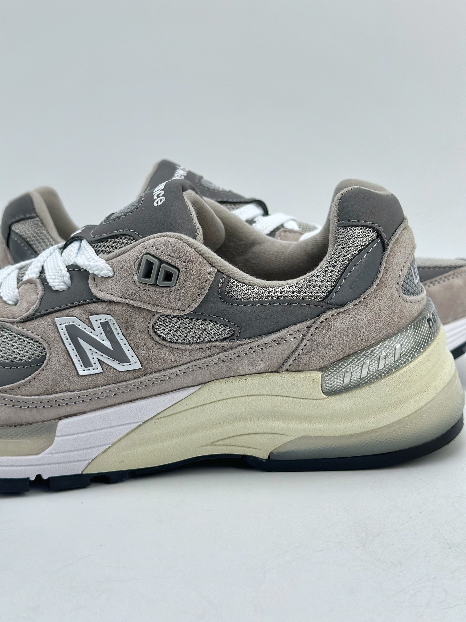 160 New Balance 992 复古风格 性价比天花板 极力推荐  M992GR