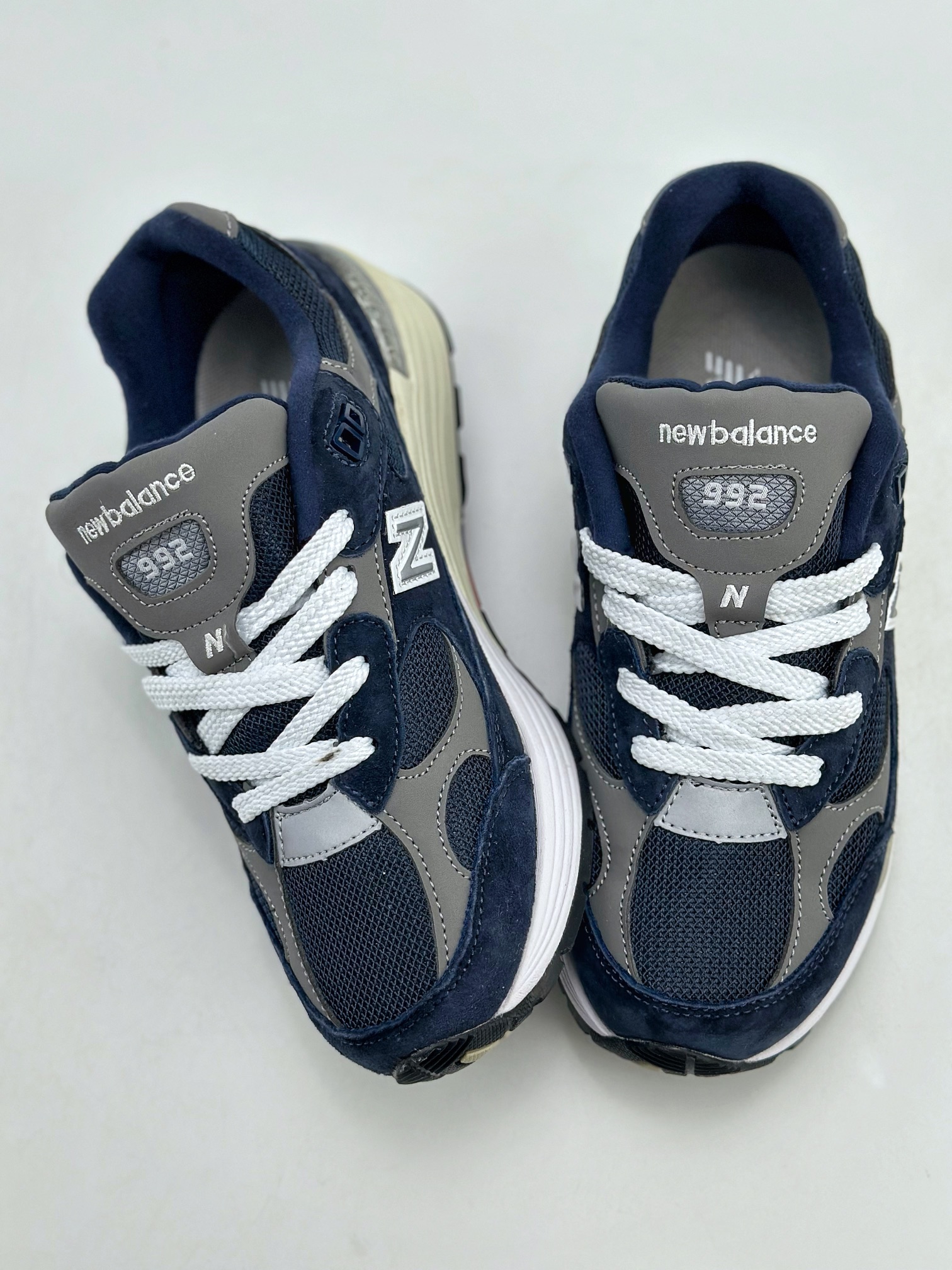 160 New Balance 992 复古风格  M992GG