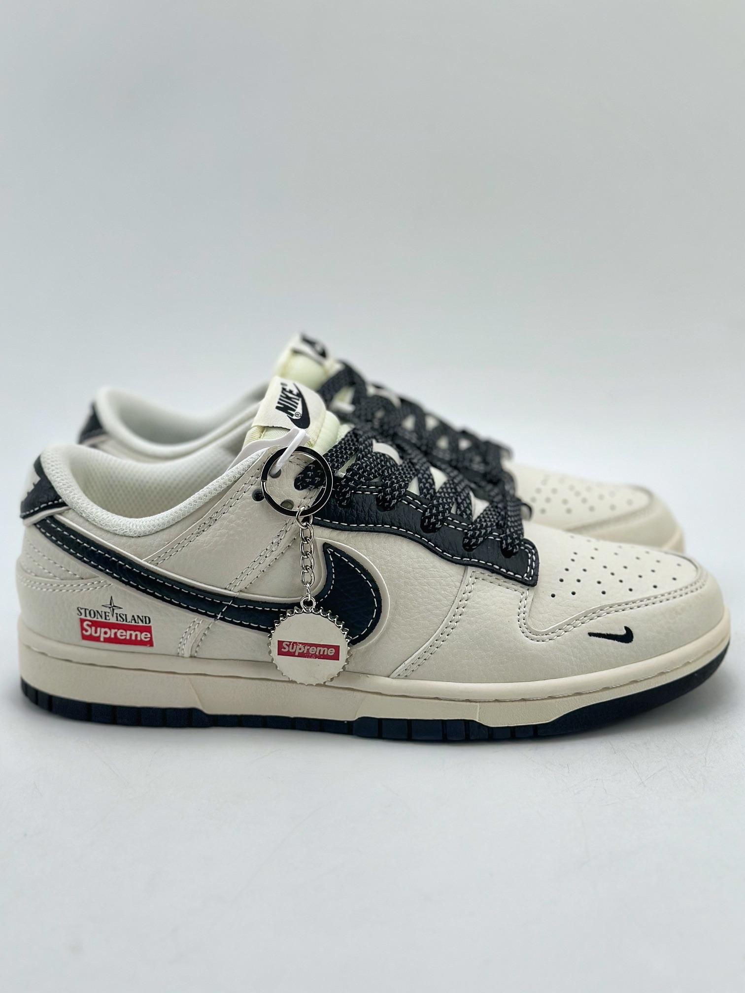 280 Nike SB Dunk Low x Supreme x Stone Island 米白黑 BB9866-003