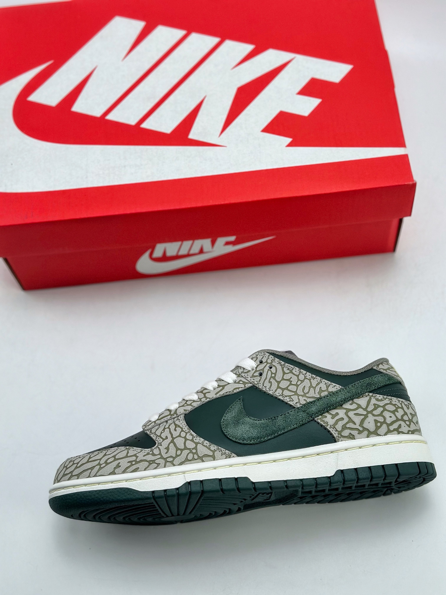 260 Nike SB Dunk Low Premium ”Urban Landscape” 2.0 绿色 HF4878-053