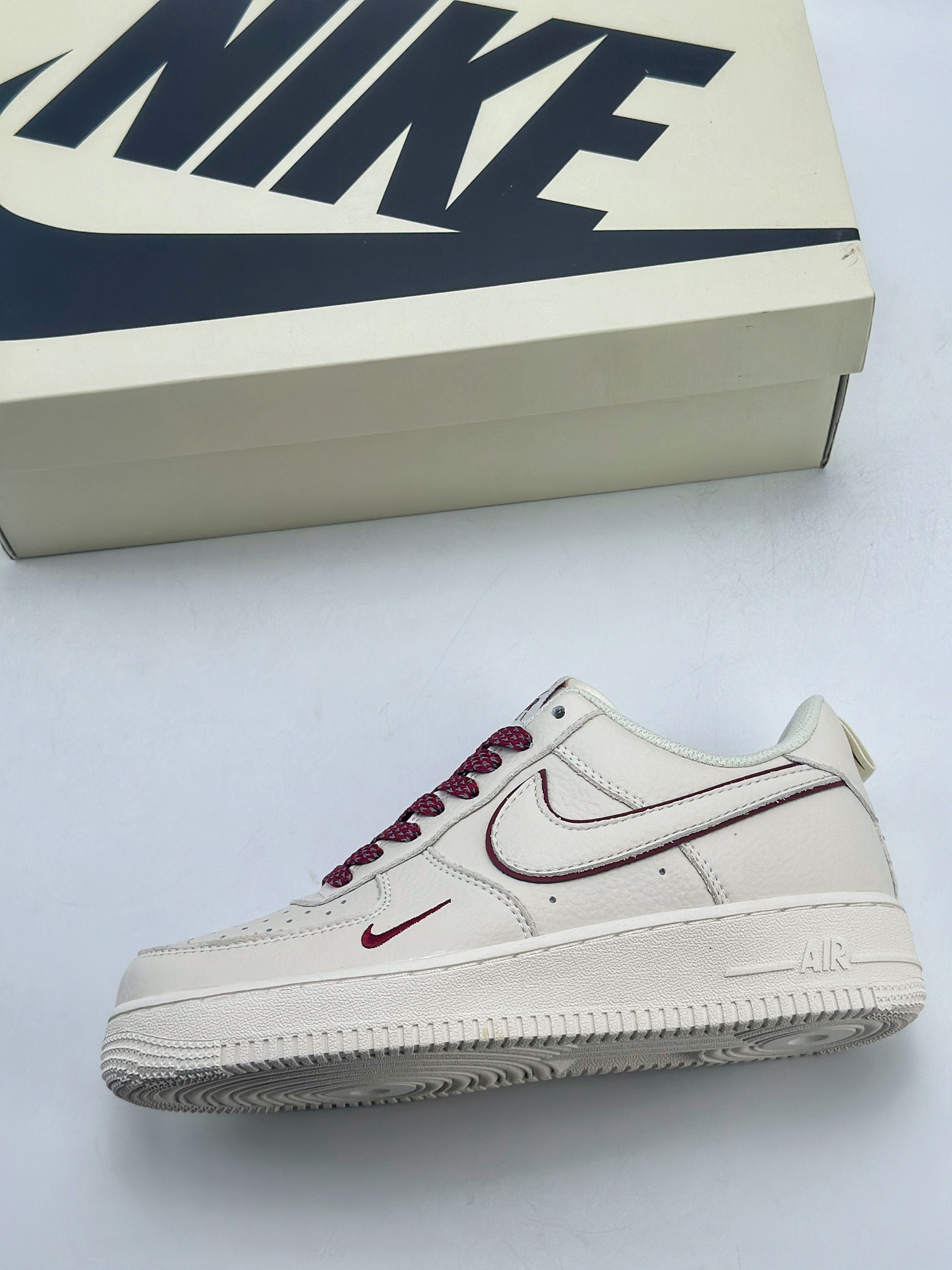 240 Nike Air Force 1 Low 07 白酒红满天星 MJ0319-025