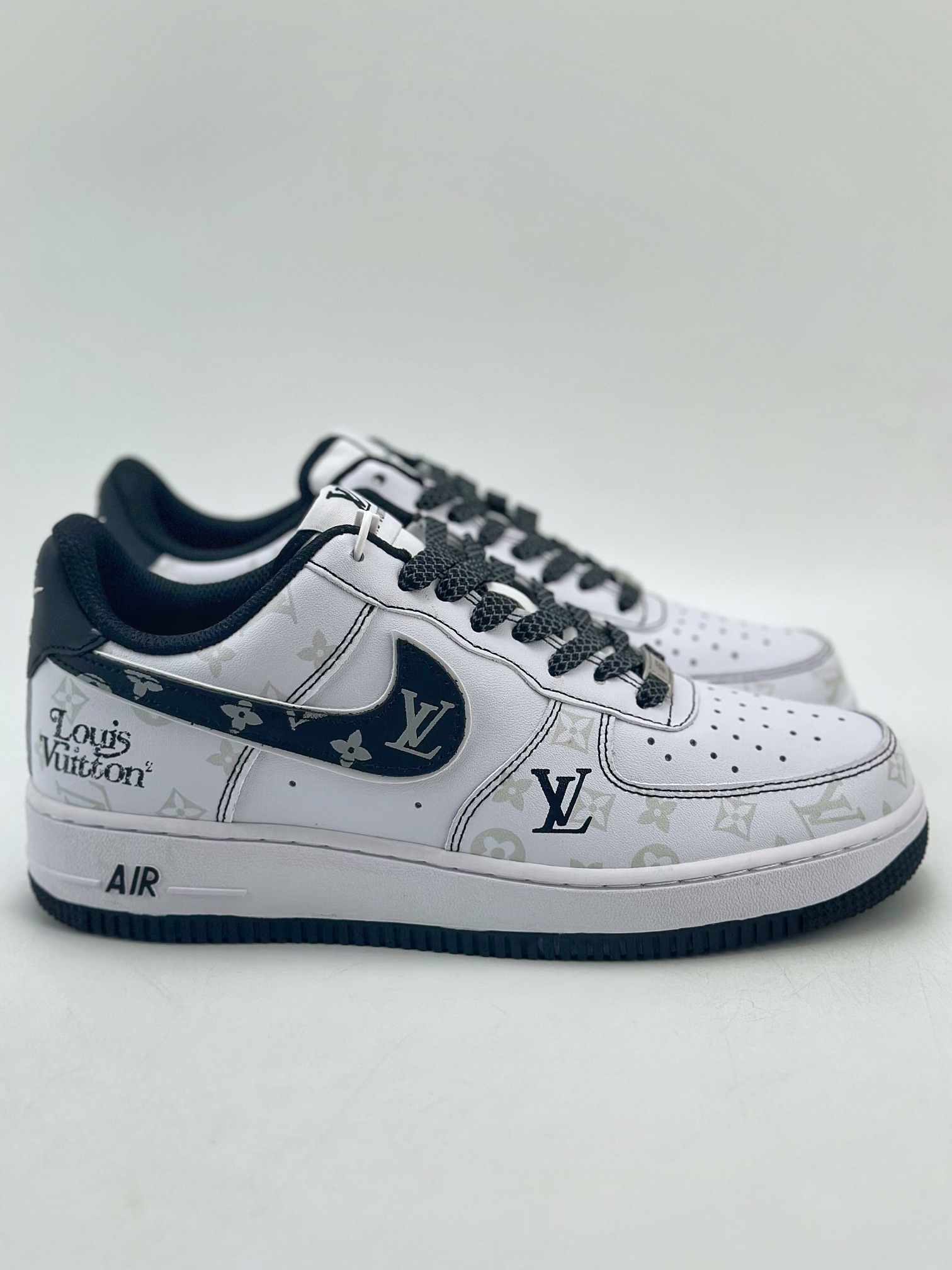 200 Nike Air Force 1 Low 07 x Louis Vuitton 白黑印花 BS8805-602