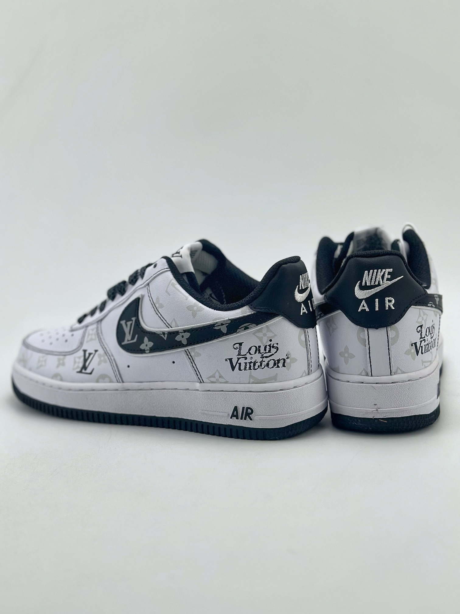 200 Nike Air Force 1 Low 07 x Louis Vuitton 白黑印花 BS8805-602