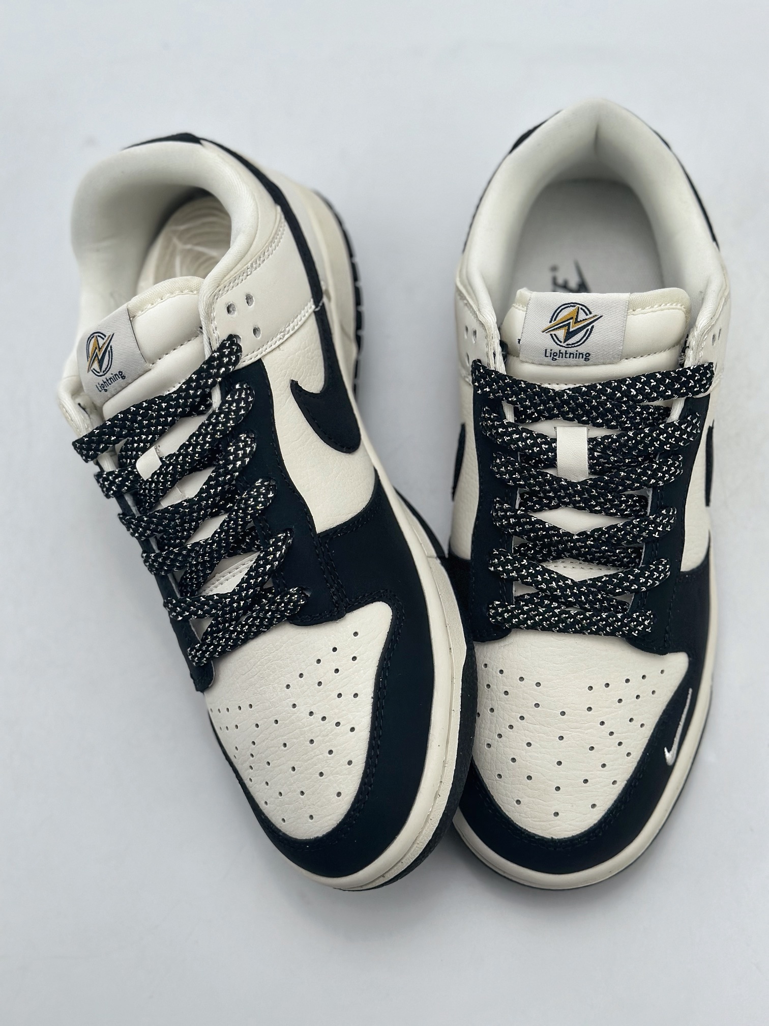 Nike SB Dunk Low x Fragment Design 闪电白黑 XD1688-028