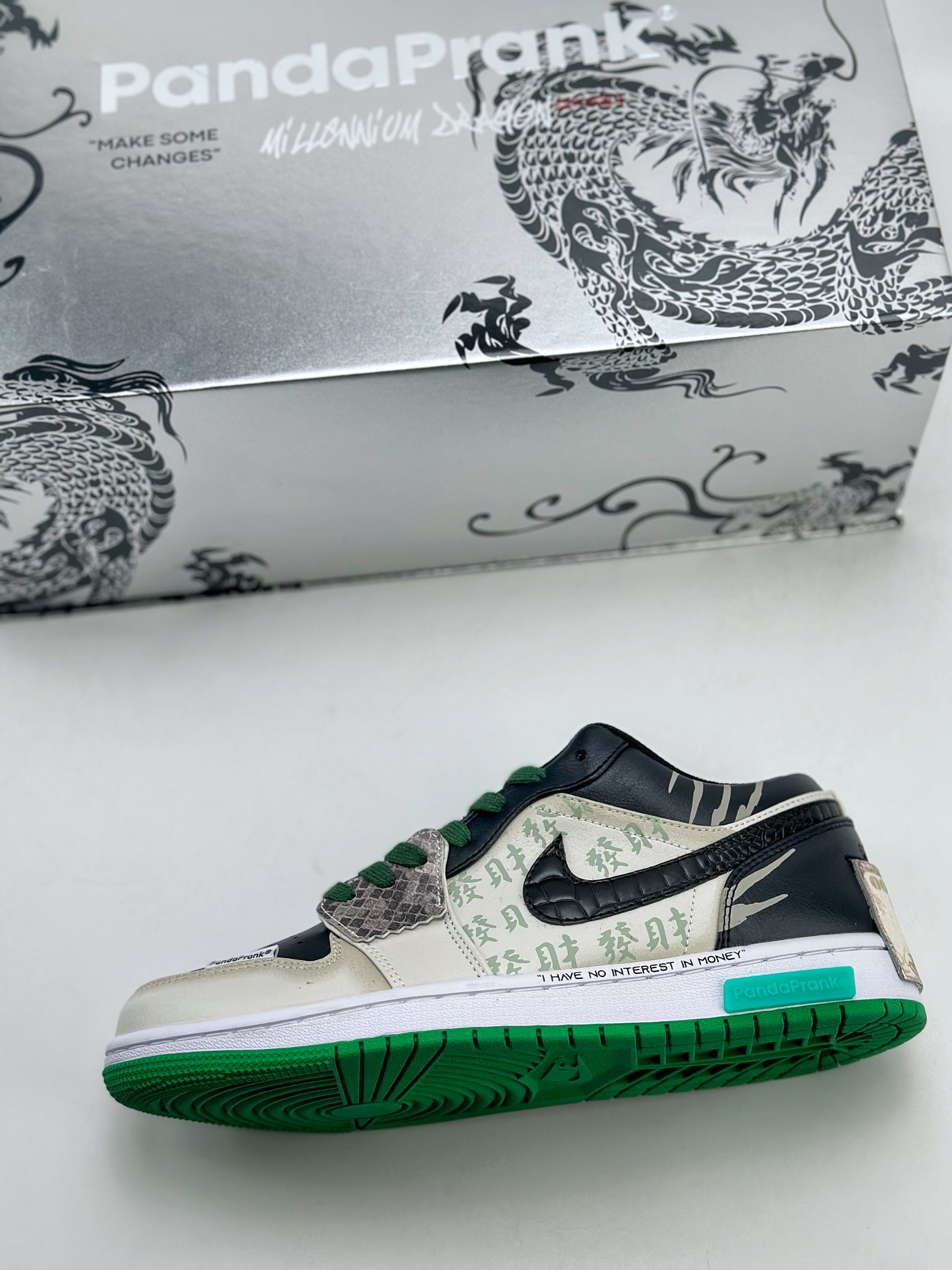 280 Air Jordan 1 Retro Low 熊猫恶作剧 CNY 龙年限定  553558-065