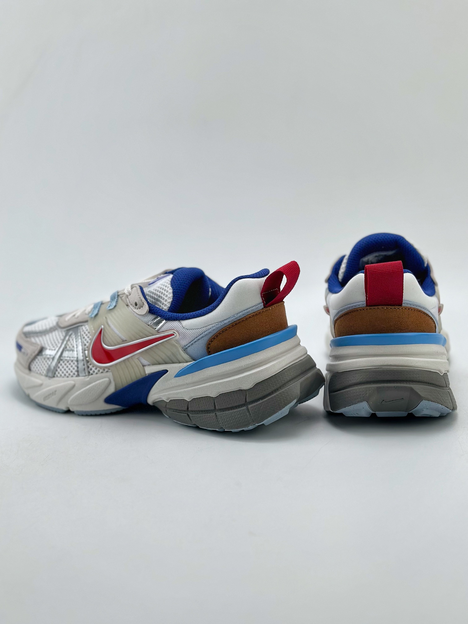 200 NIKE V2K Runtekk 白蓝红 减震防滑复古低帮跑步鞋  HF5724-061