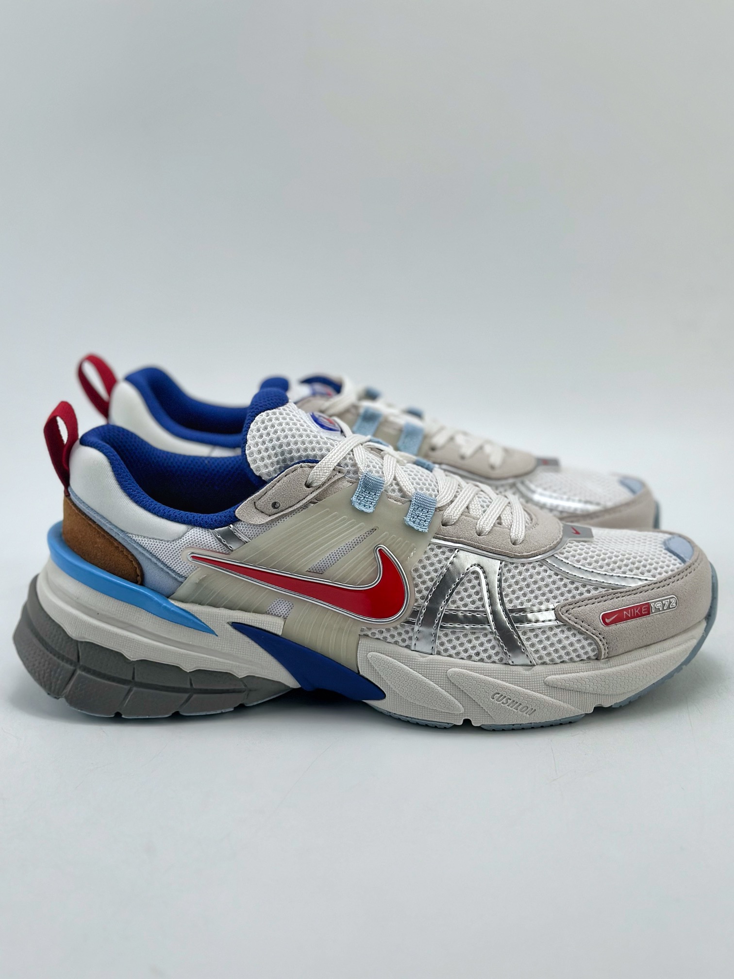 200 NIKE V2K Runtekk 白蓝红 减震防滑复古低帮跑步鞋  HF5724-061