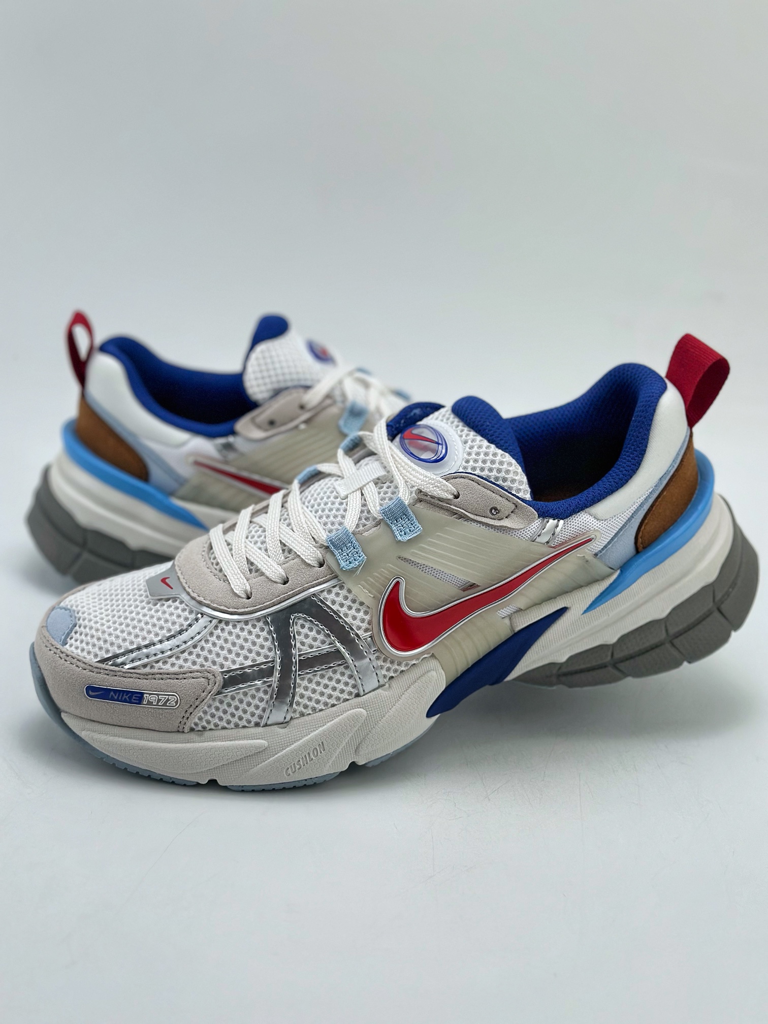 200 NIKE V2K Runtekk 白蓝红 减震防滑复古低帮跑步鞋  HF5724-061