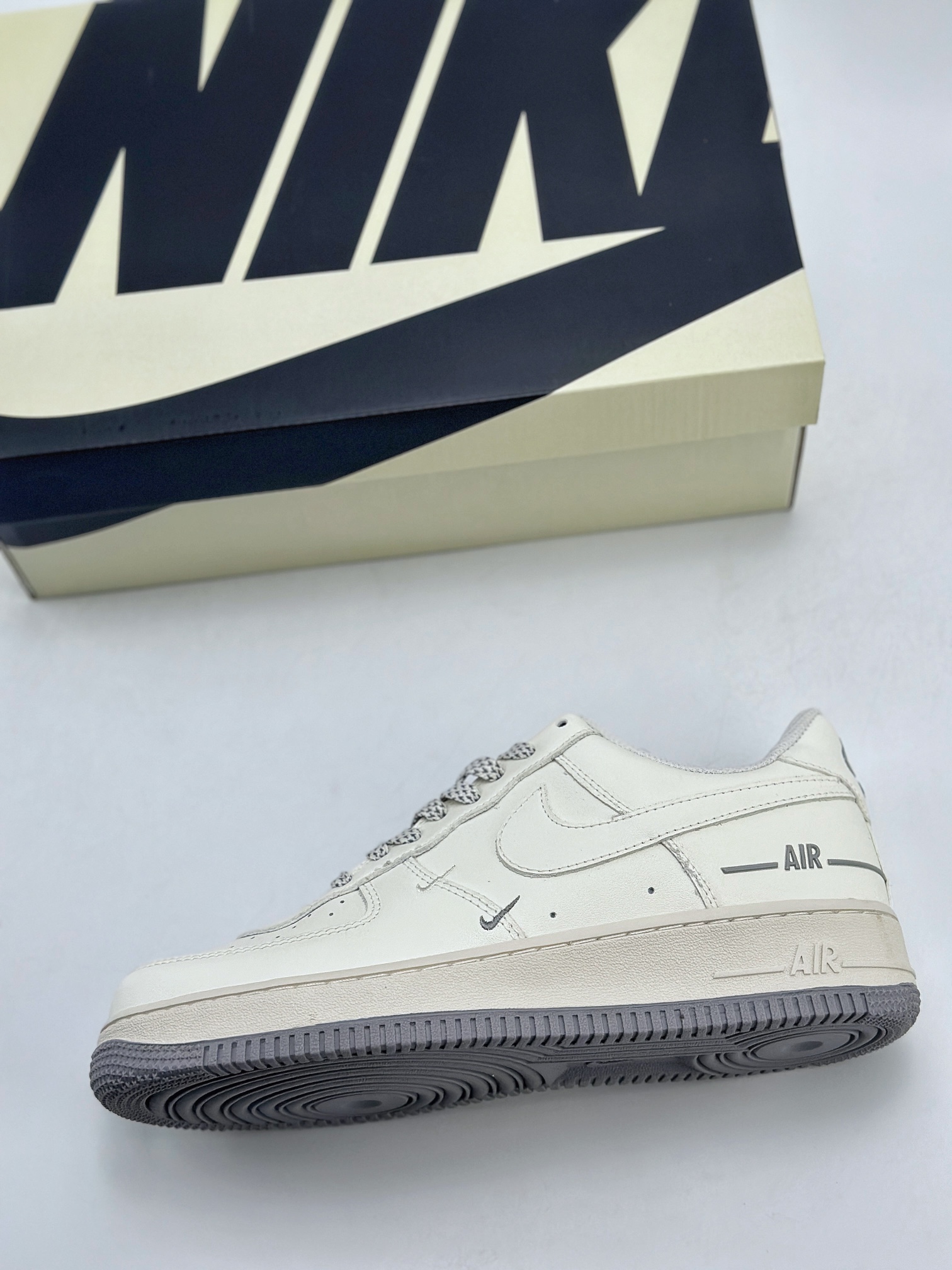 Nike Air Force 1 Low 07 米白三钩满天星 CJ1379-603