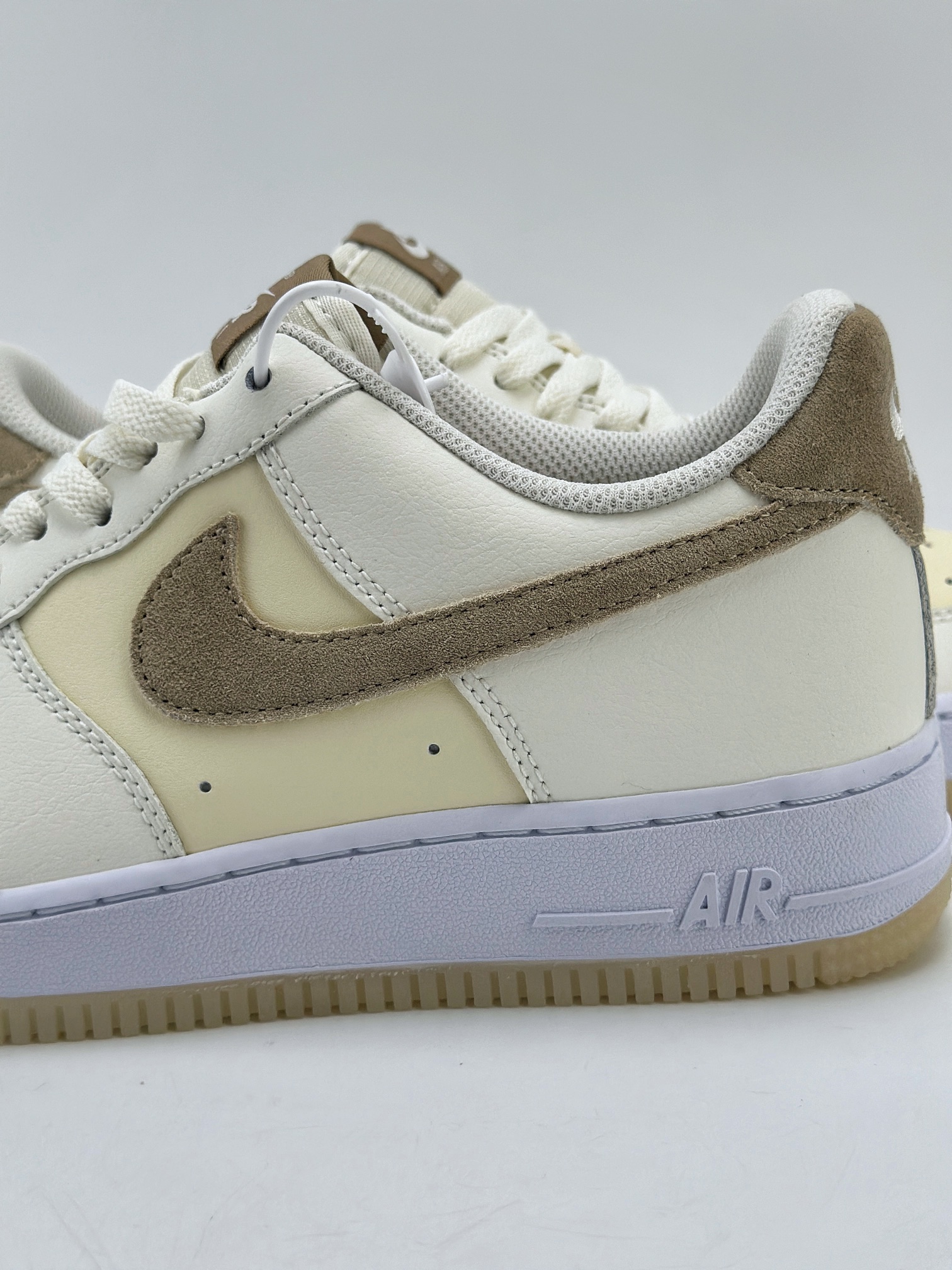 200 Nike Air Force 1 Low 07 米棕 FN5832-101